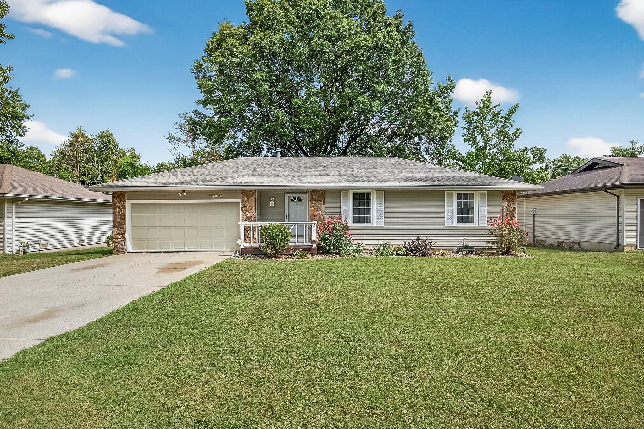 3640 South Hillcrest Avenue Property Photo 2