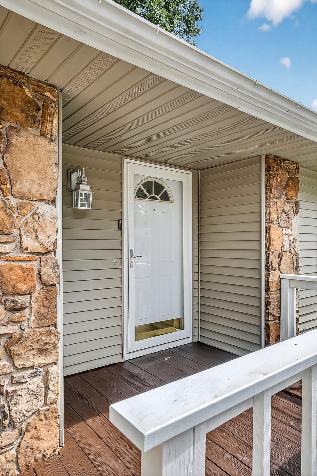 3640 South Hillcrest Avenue Property Photo 3