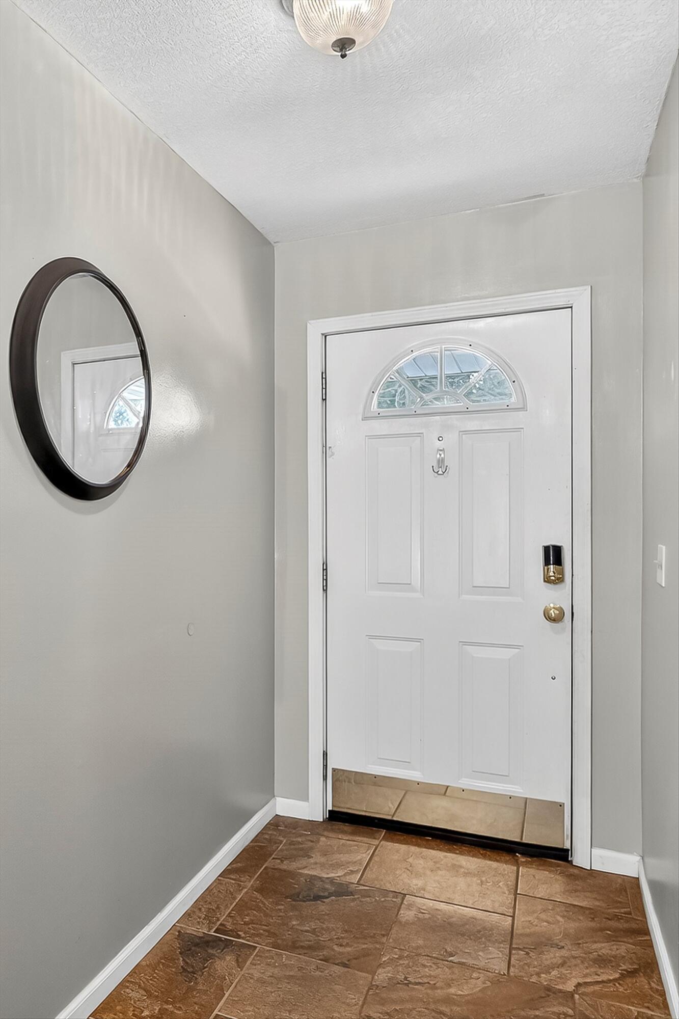 3640 South Hillcrest Avenue Property Photo 4