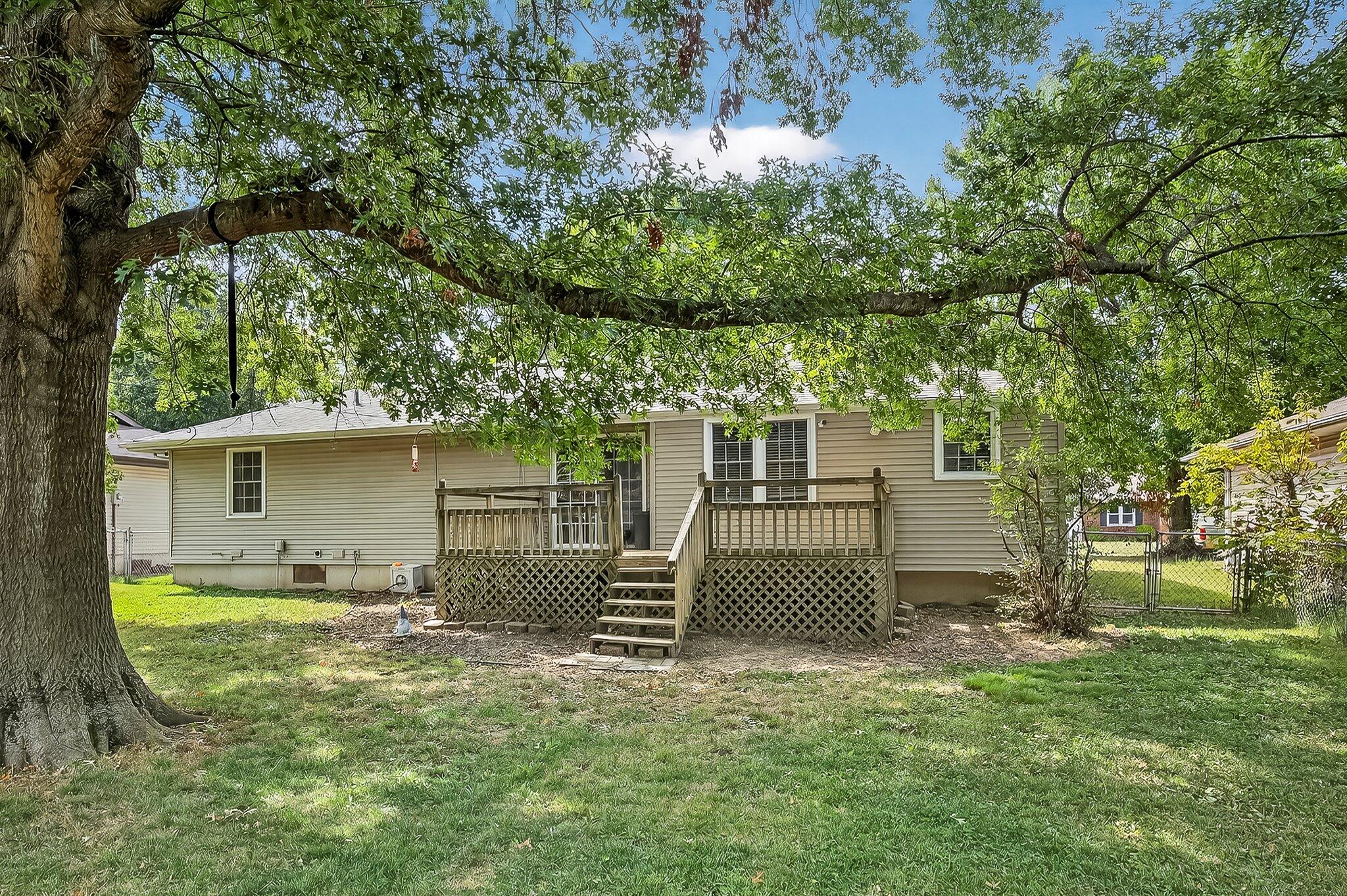 3640 South Hillcrest Avenue Property Photo 19