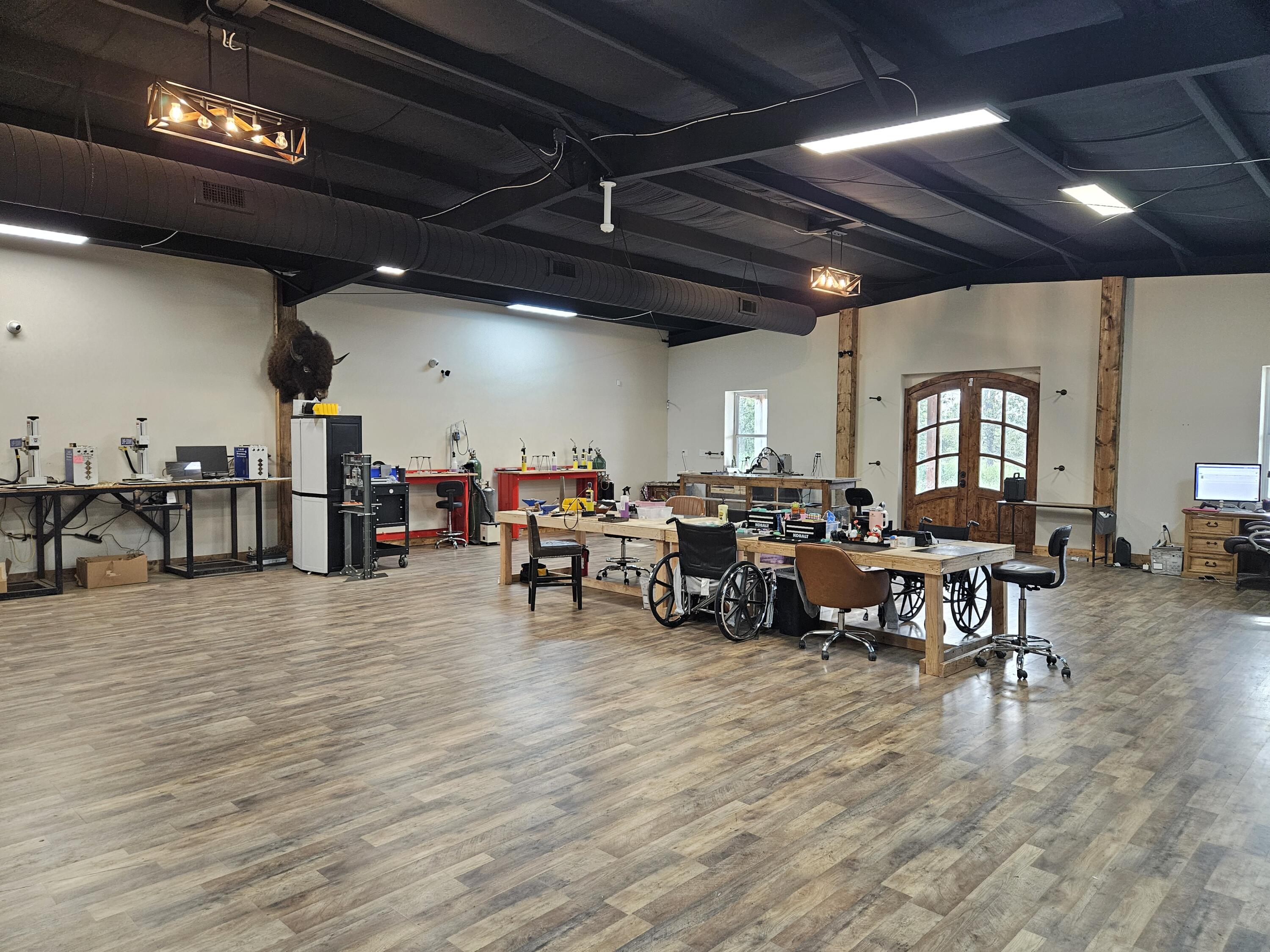 19586 Lawrence 1230 Property Photo 8