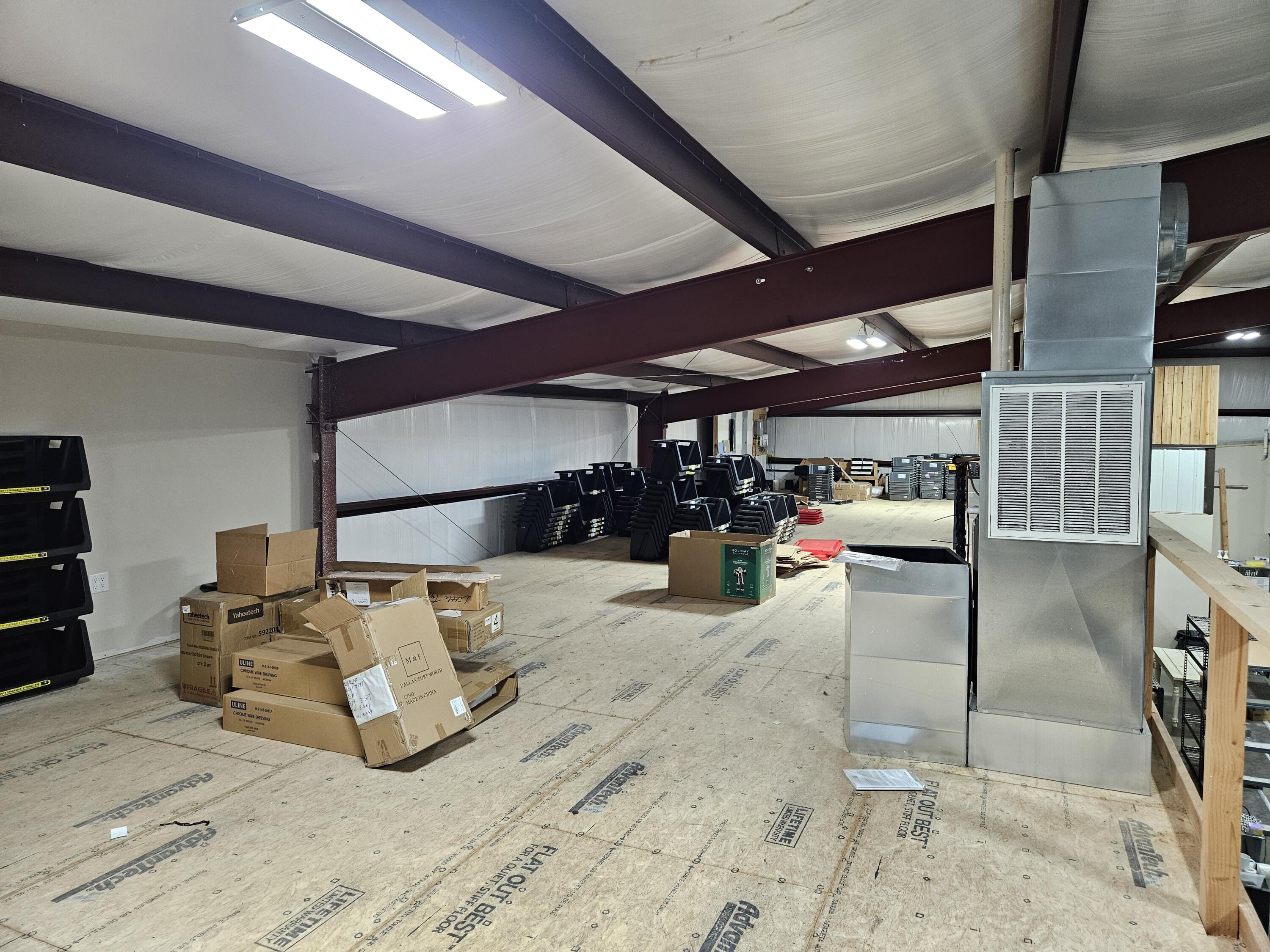 19586 Lawrence 1230 Property Photo 19