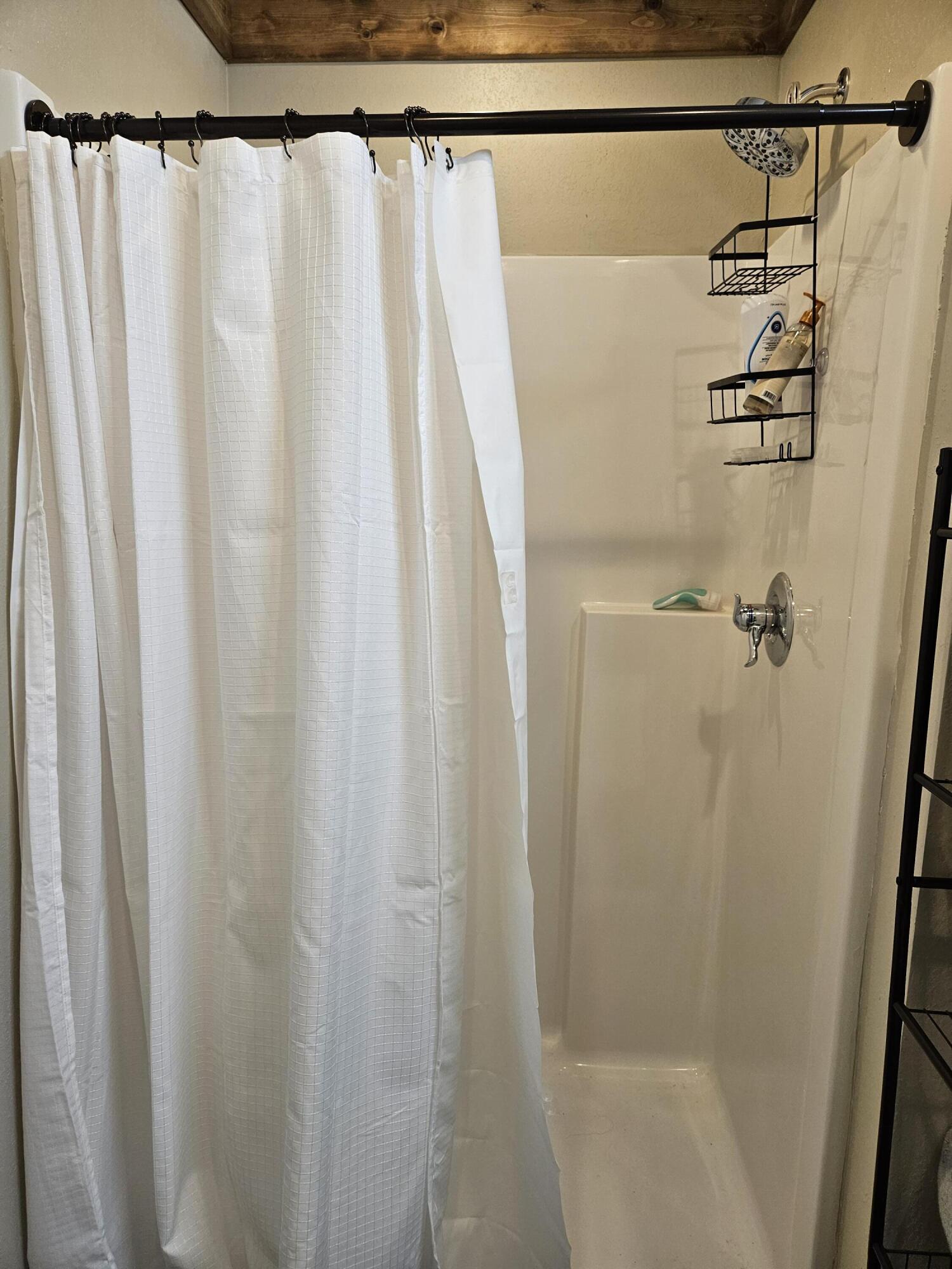 19586 Lawrence 1230 Property Photo 23