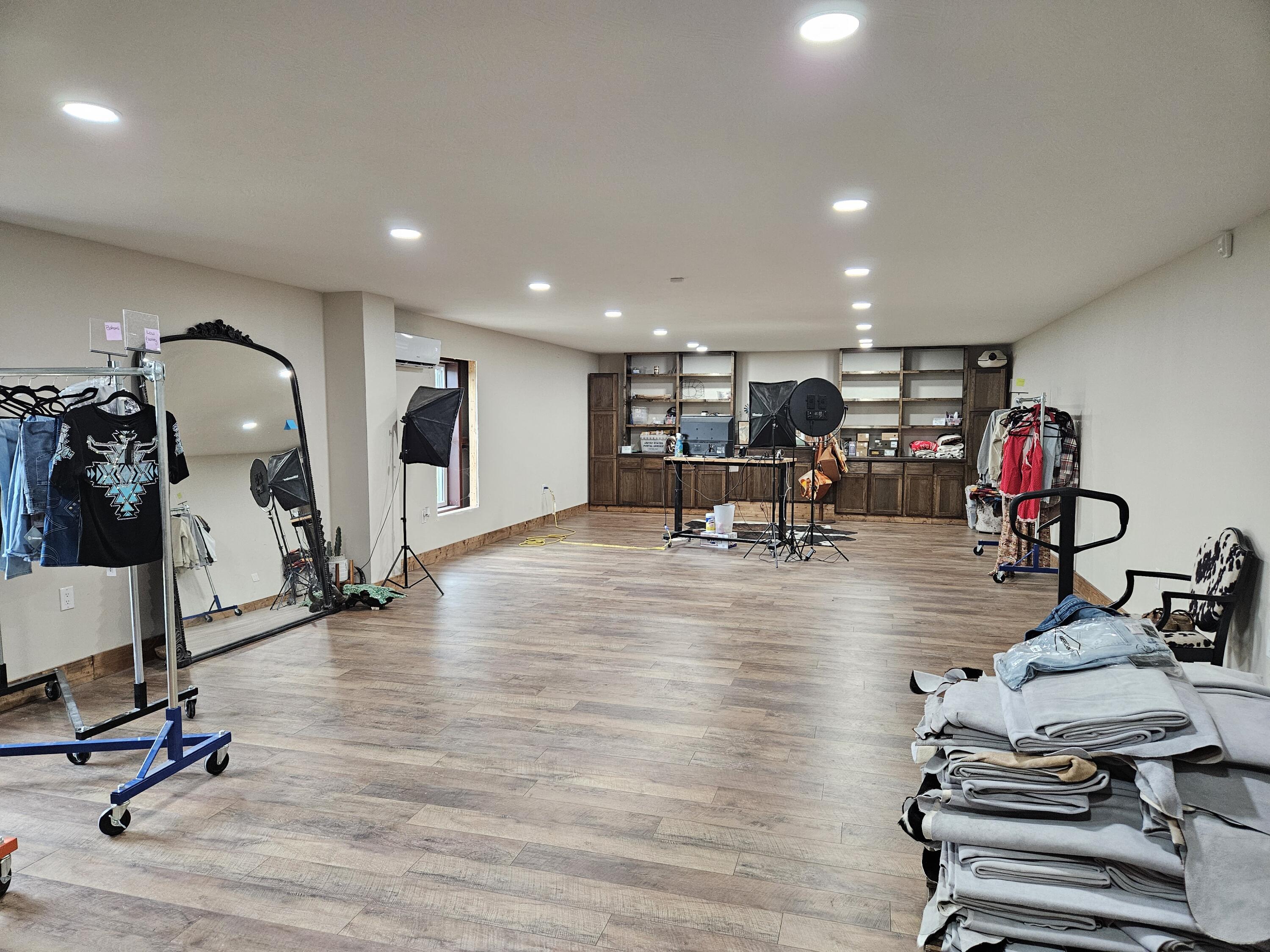 19586 Lawrence 1230 Property Photo 29