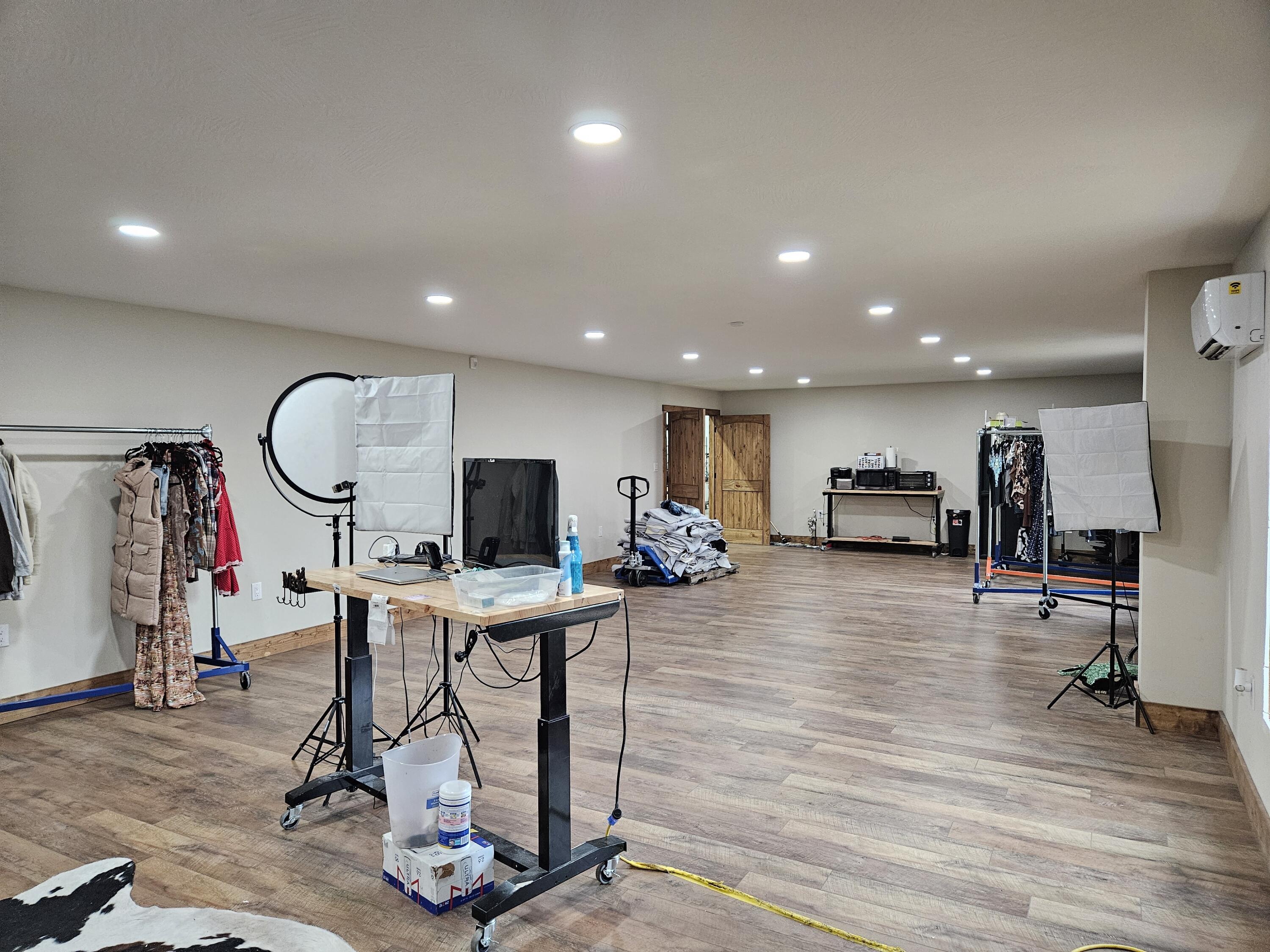 19586 Lawrence 1230 Property Photo 32