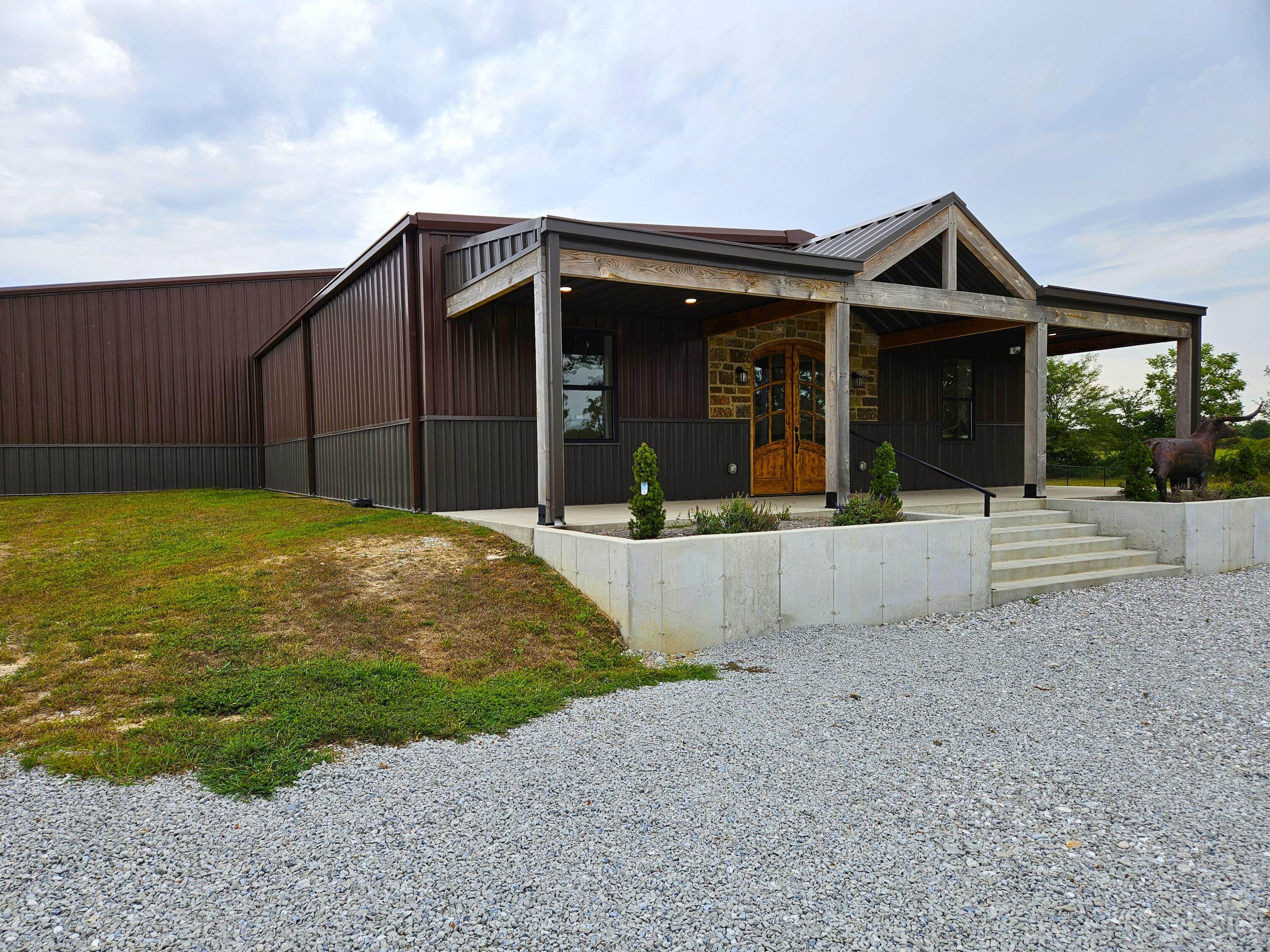 19586 Lawrence 1230 Property Photo 35