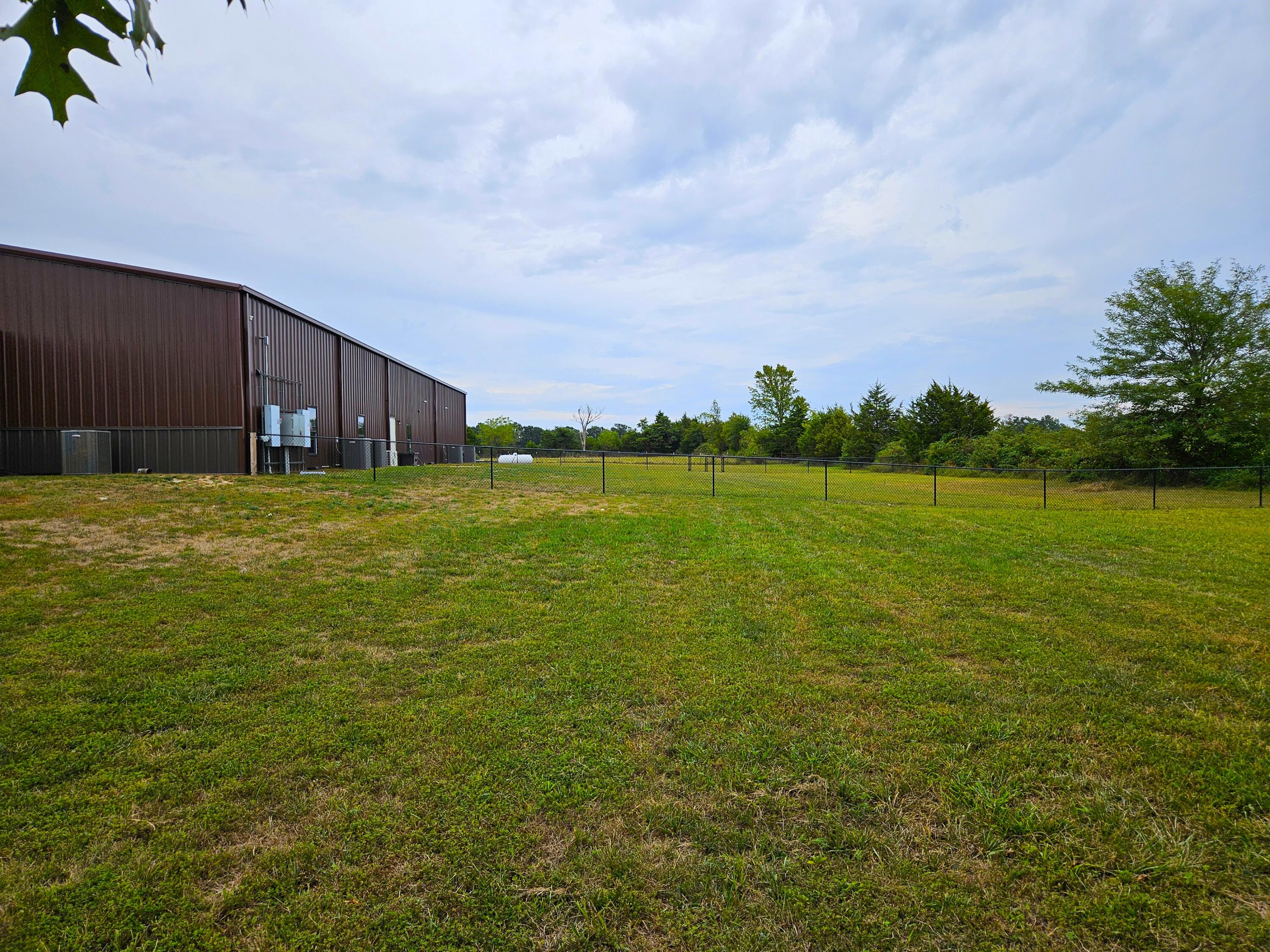 19586 Lawrence 1230 Property Photo 38