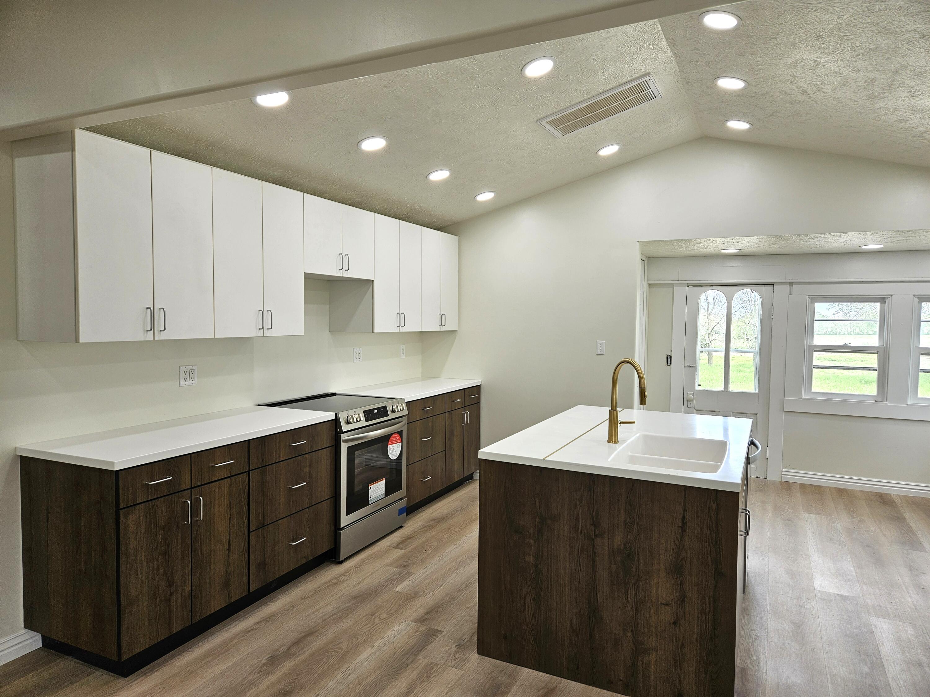 2914 Lambeth Road Property Photo 6