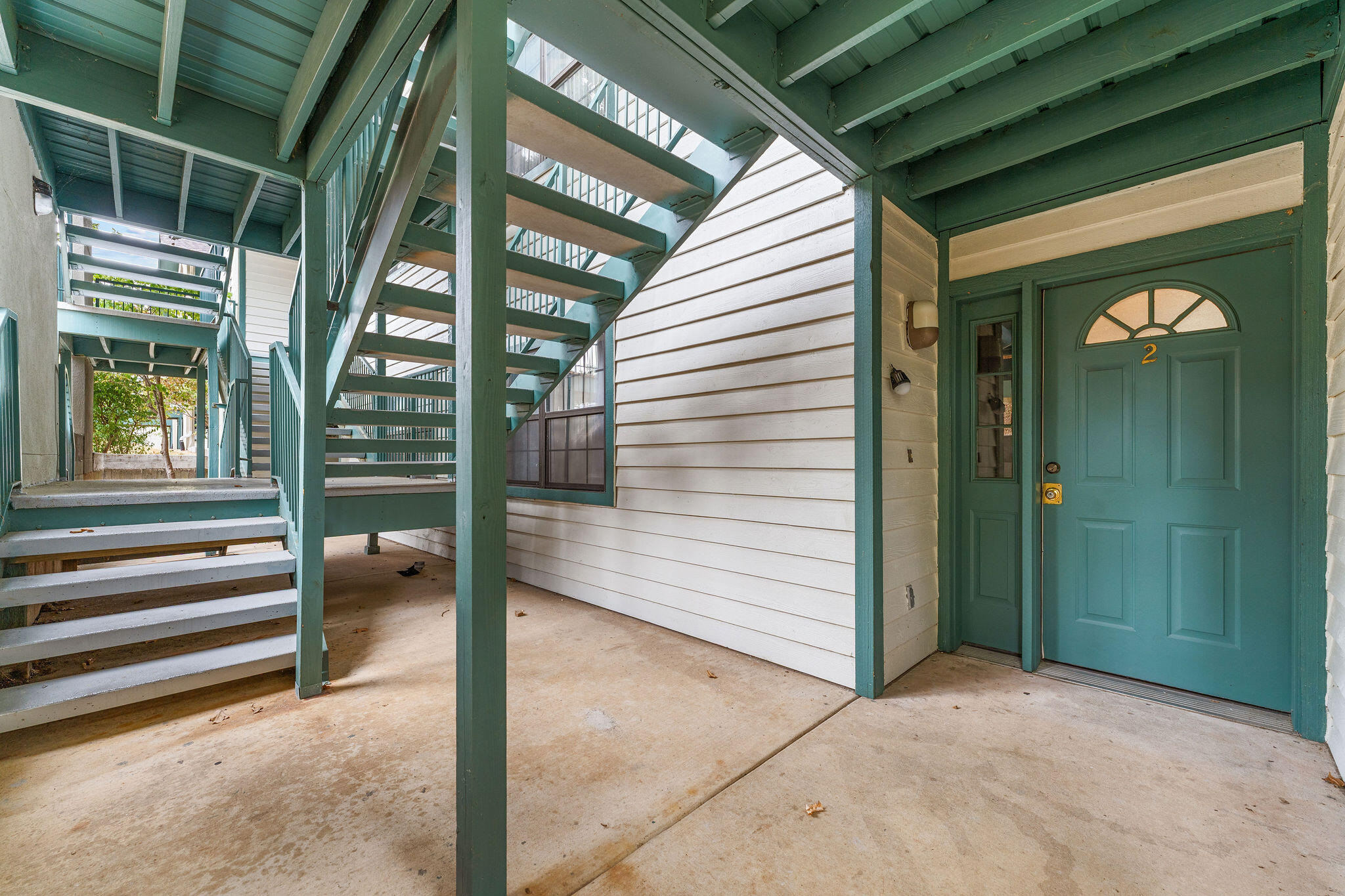 2700 Green Mountain Drive Property Photo 6