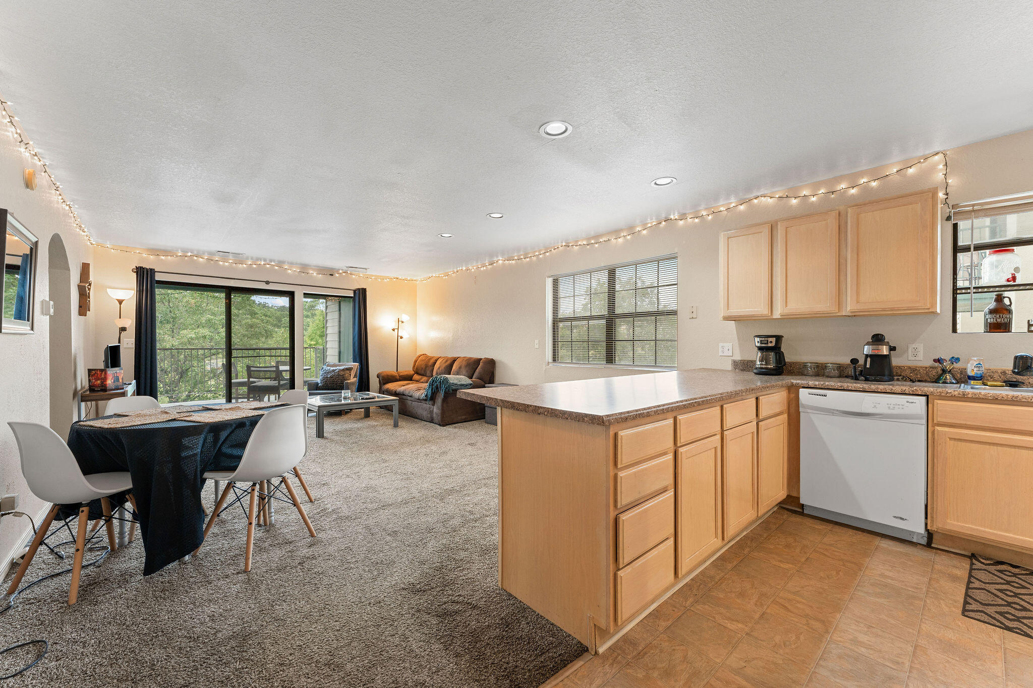 2700 Green Mountain Drive Property Photo 8