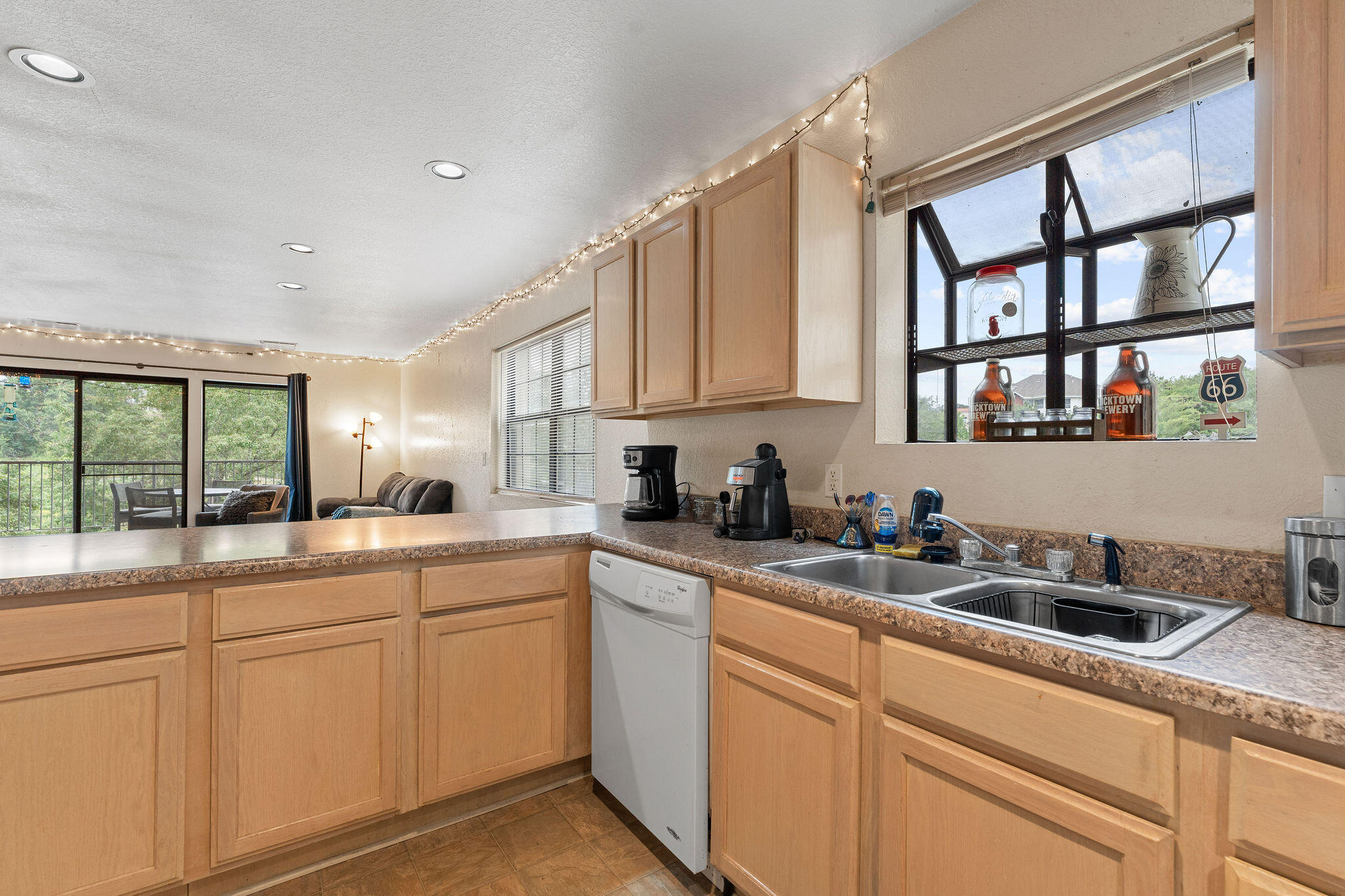 2700 Green Mountain Drive Property Photo 12