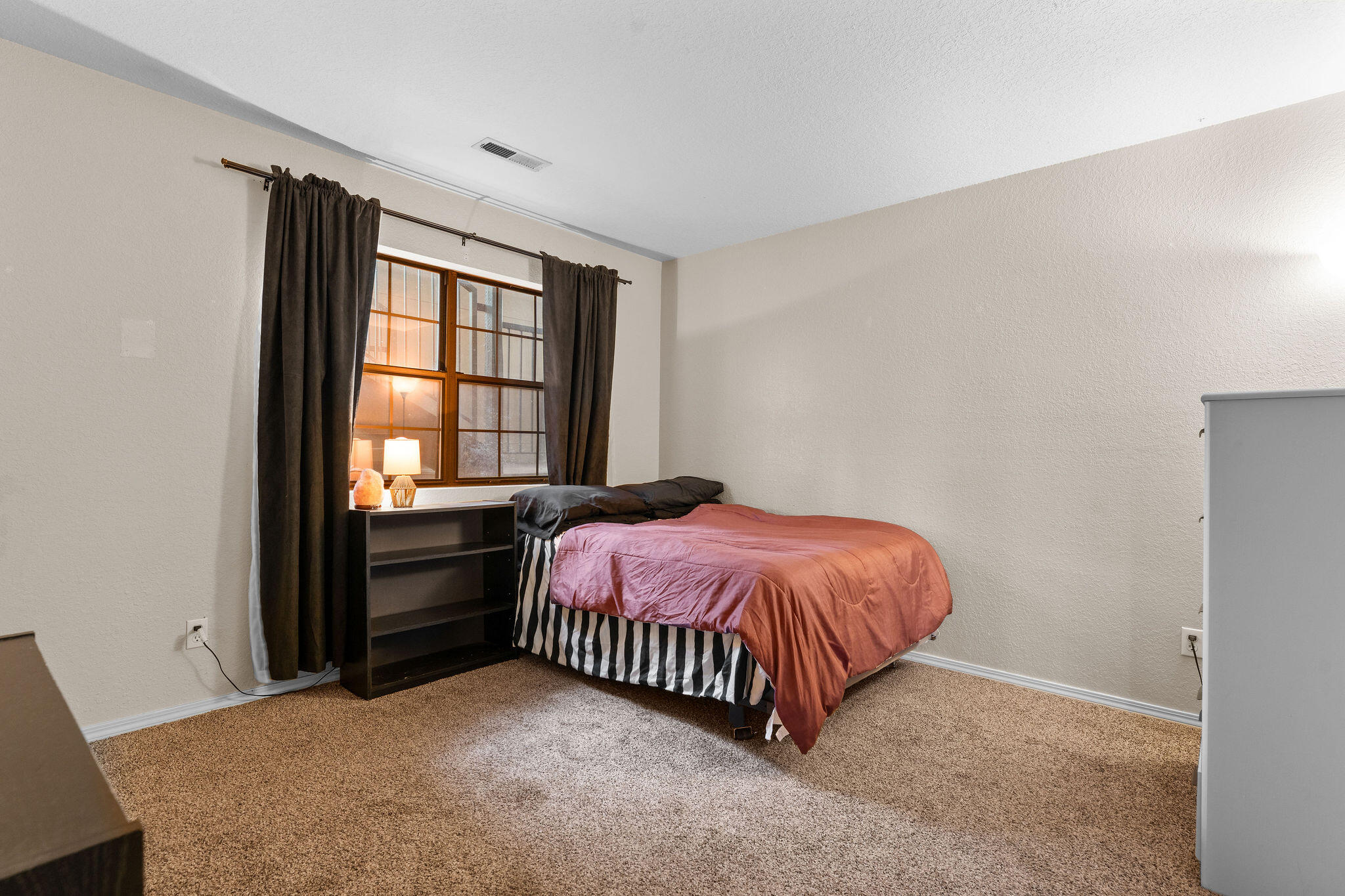 2700 Green Mountain Drive Property Photo 14