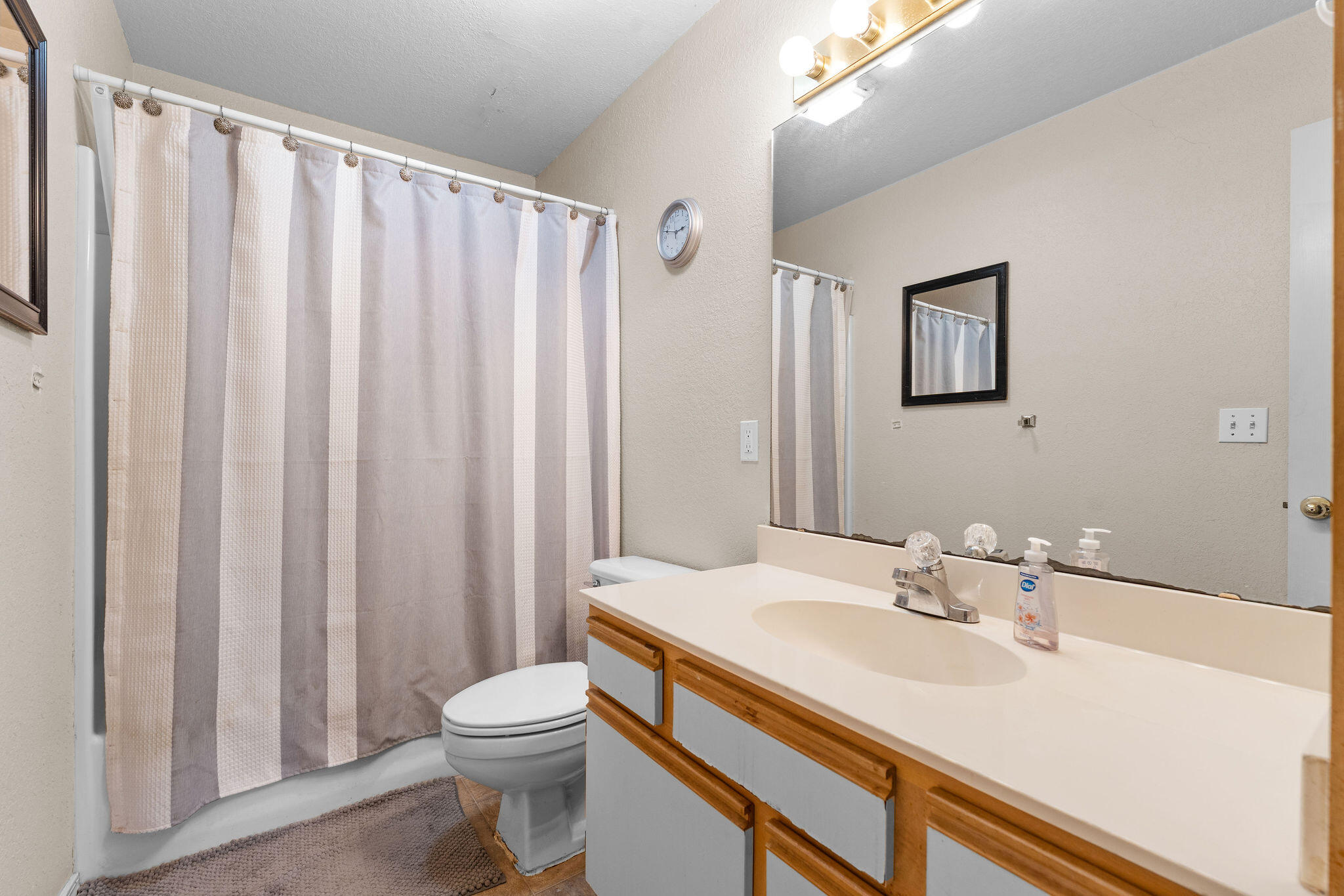 2700 Green Mountain Drive Property Photo 15