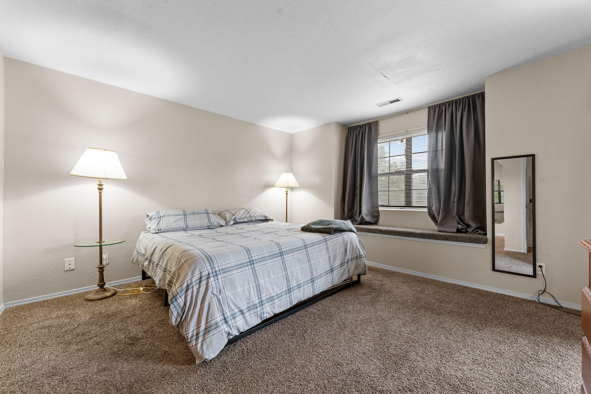 2700 Green Mountain Drive Property Photo 16