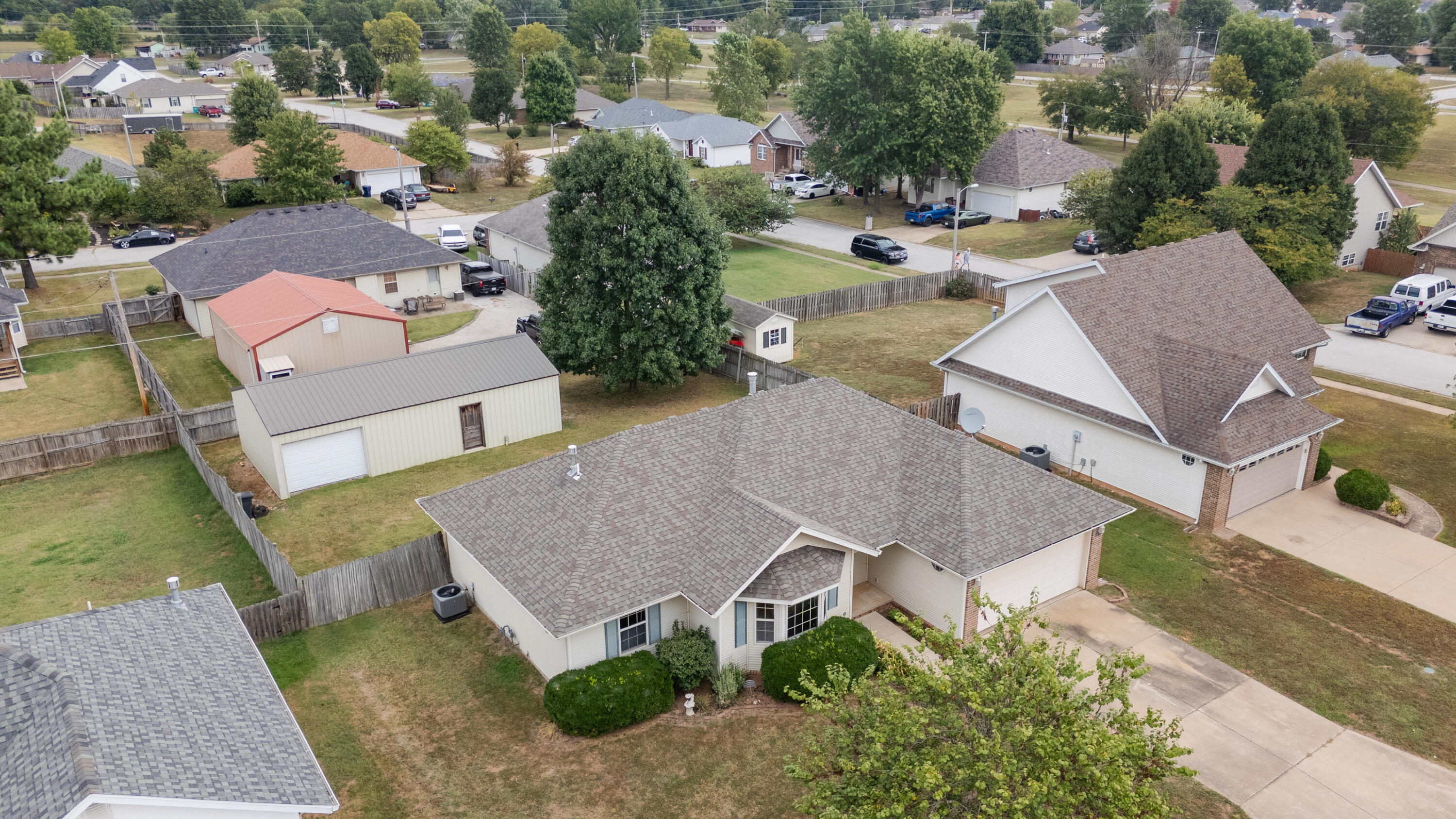 2327 East Lee Street Property Photo 3
