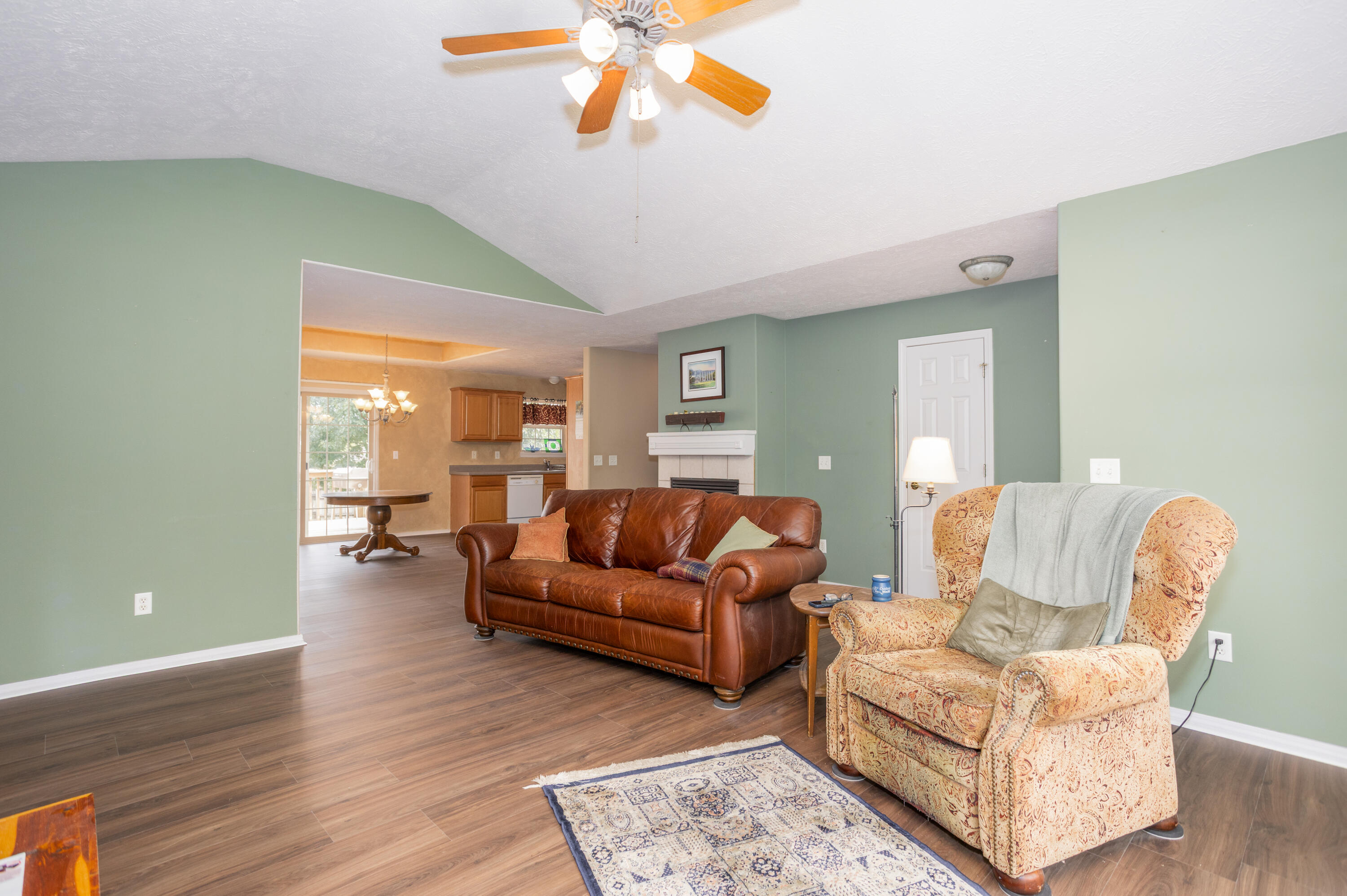 2327 East Lee Street Property Photo 6