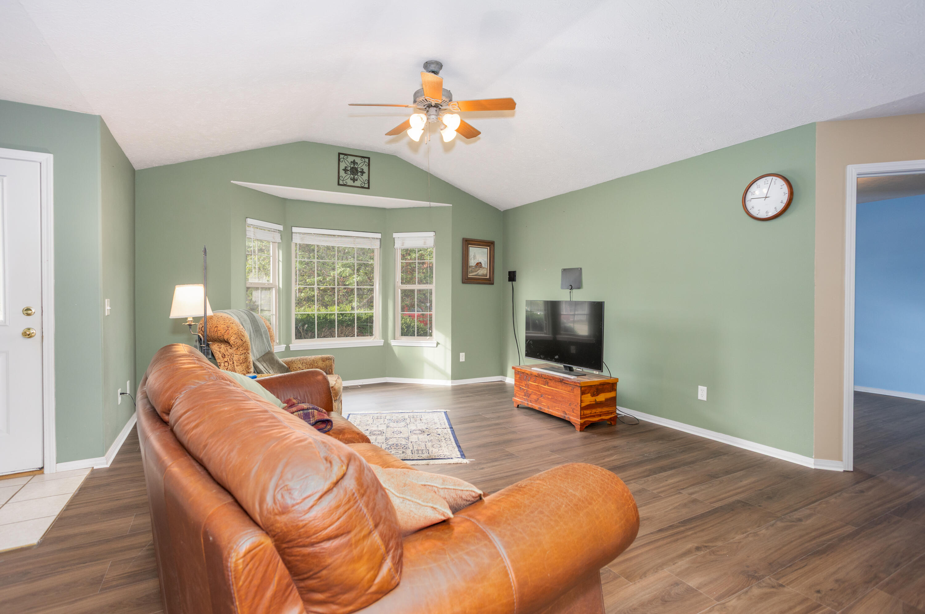 2327 East Lee Street Property Photo 8