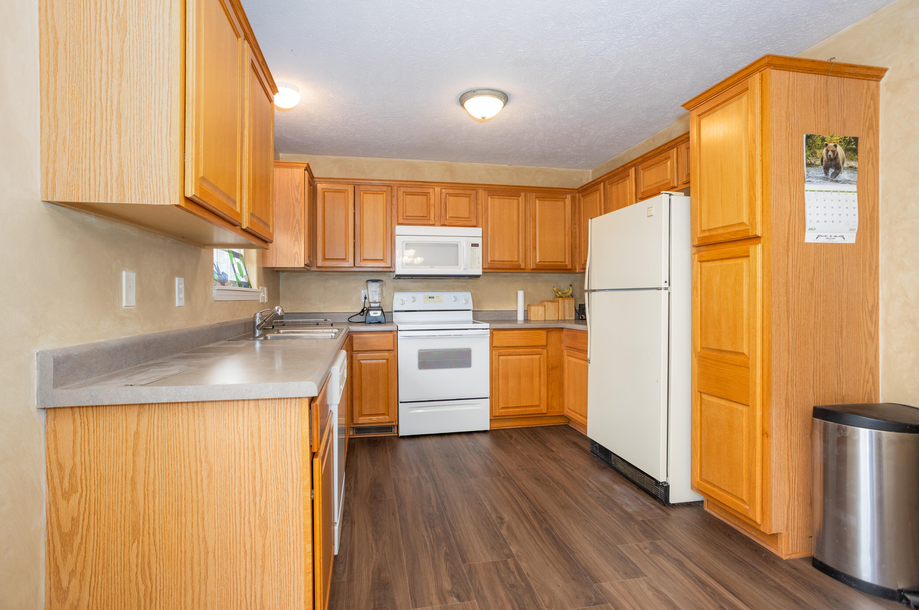 2327 East Lee Street Property Photo 13