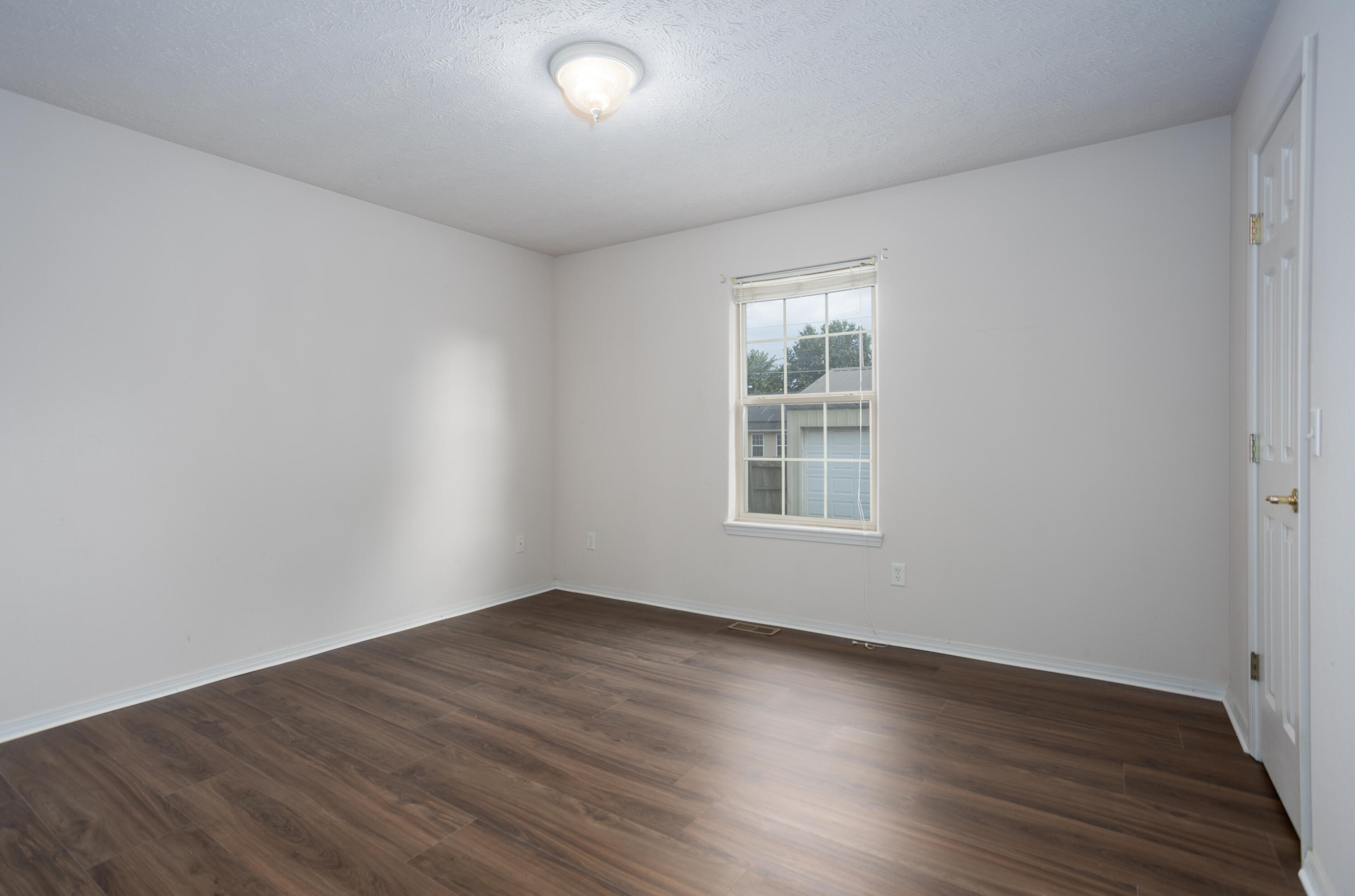 2327 East Lee Street Property Photo 19