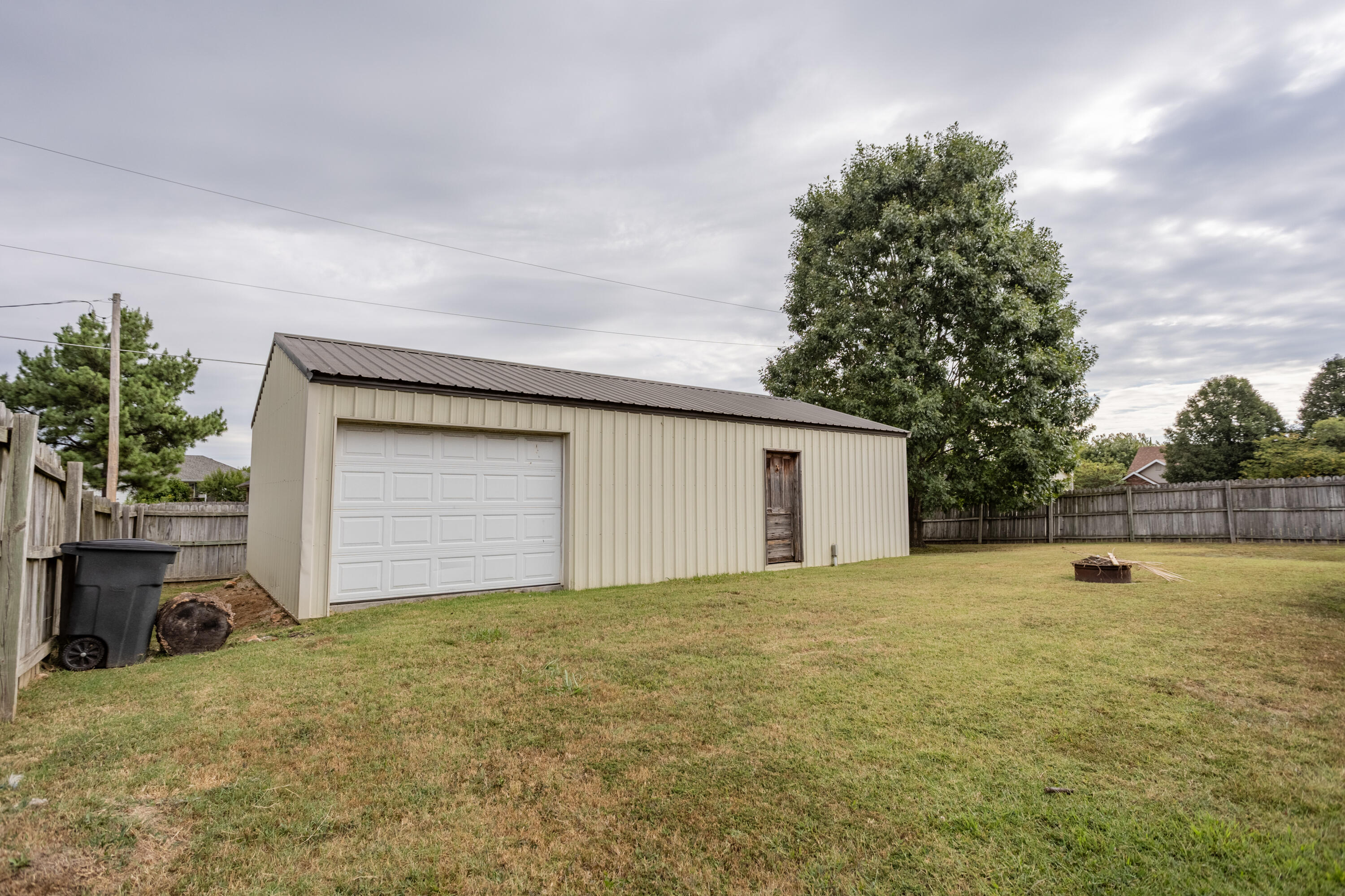 2327 East Lee Street Property Photo 21