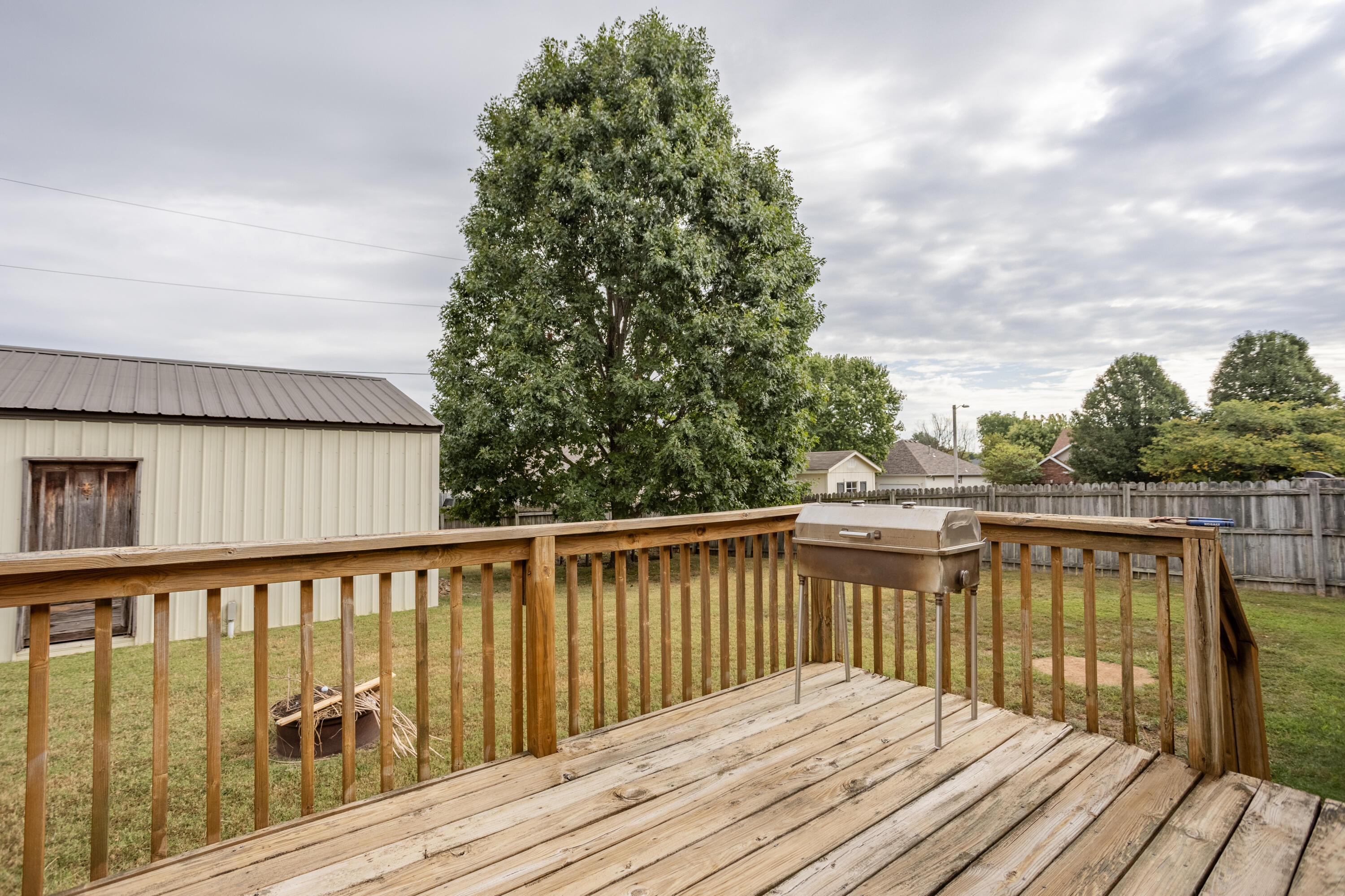 2327 East Lee Street Property Photo 23