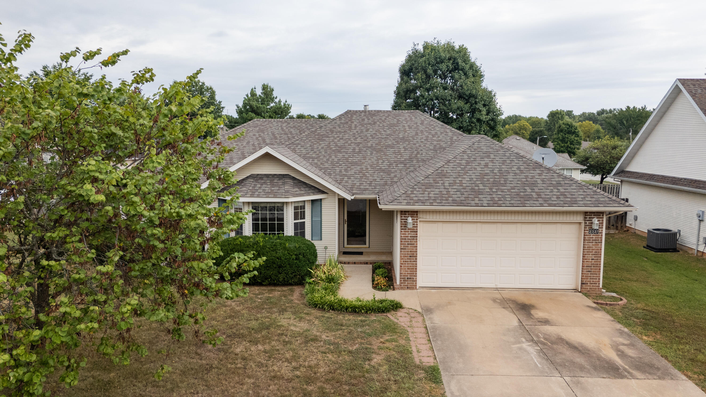 2327 East Lee Street Property Photo 36