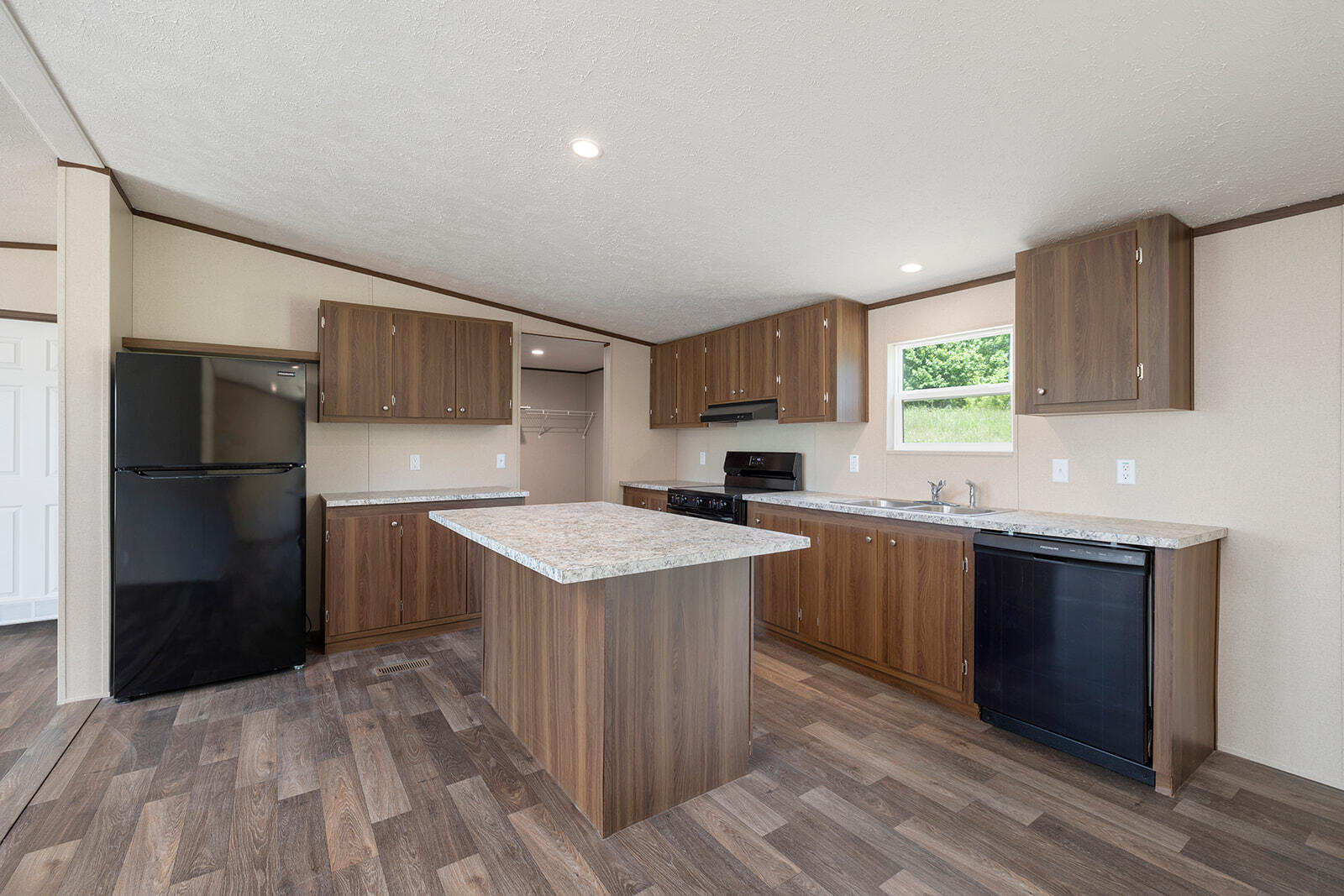 510 Tri-lakes Road Property Photo 8