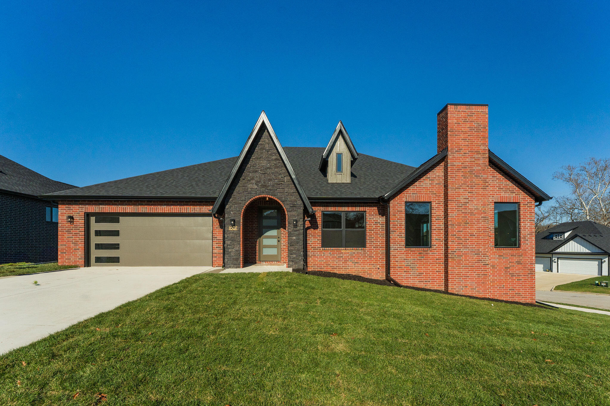 1607 East Silo Ridge Drive Property Photo 1