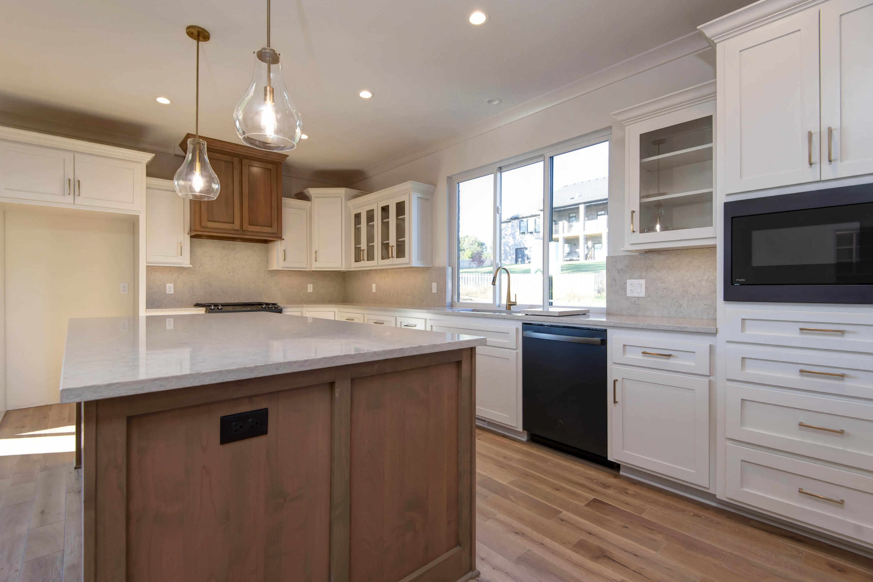 5943 South Clay Avenue Property Photo 25