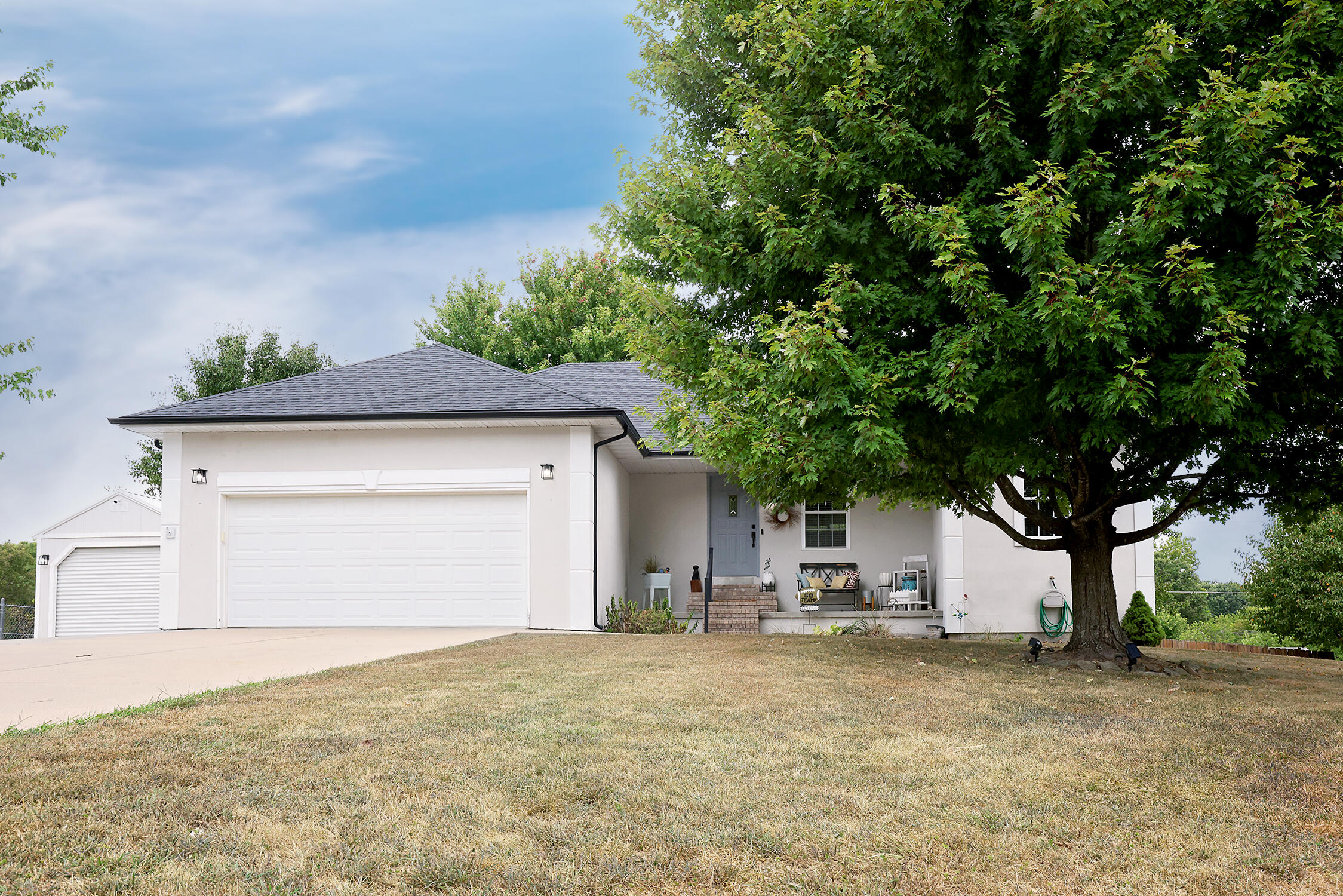 735 Poplar Court Property Photo 2