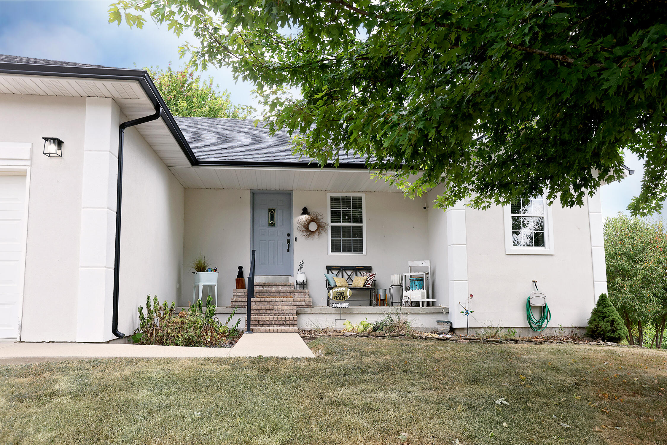 735 Poplar Court Property Photo 3