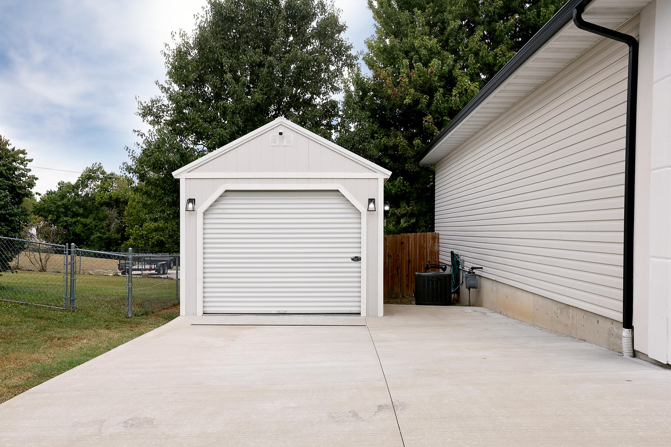 735 Poplar Court Property Photo 30