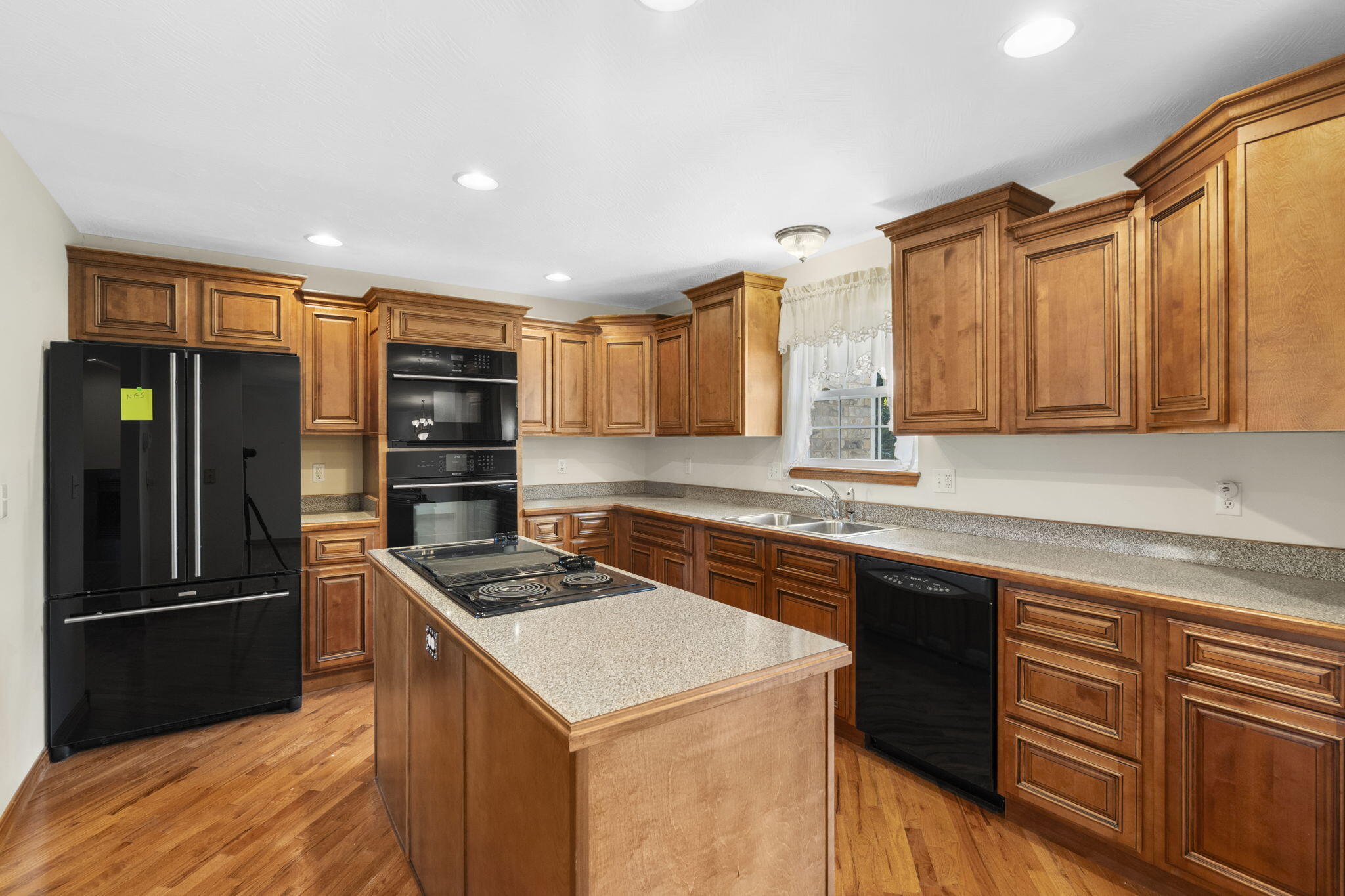 735 Garner Drive Property Photo 3