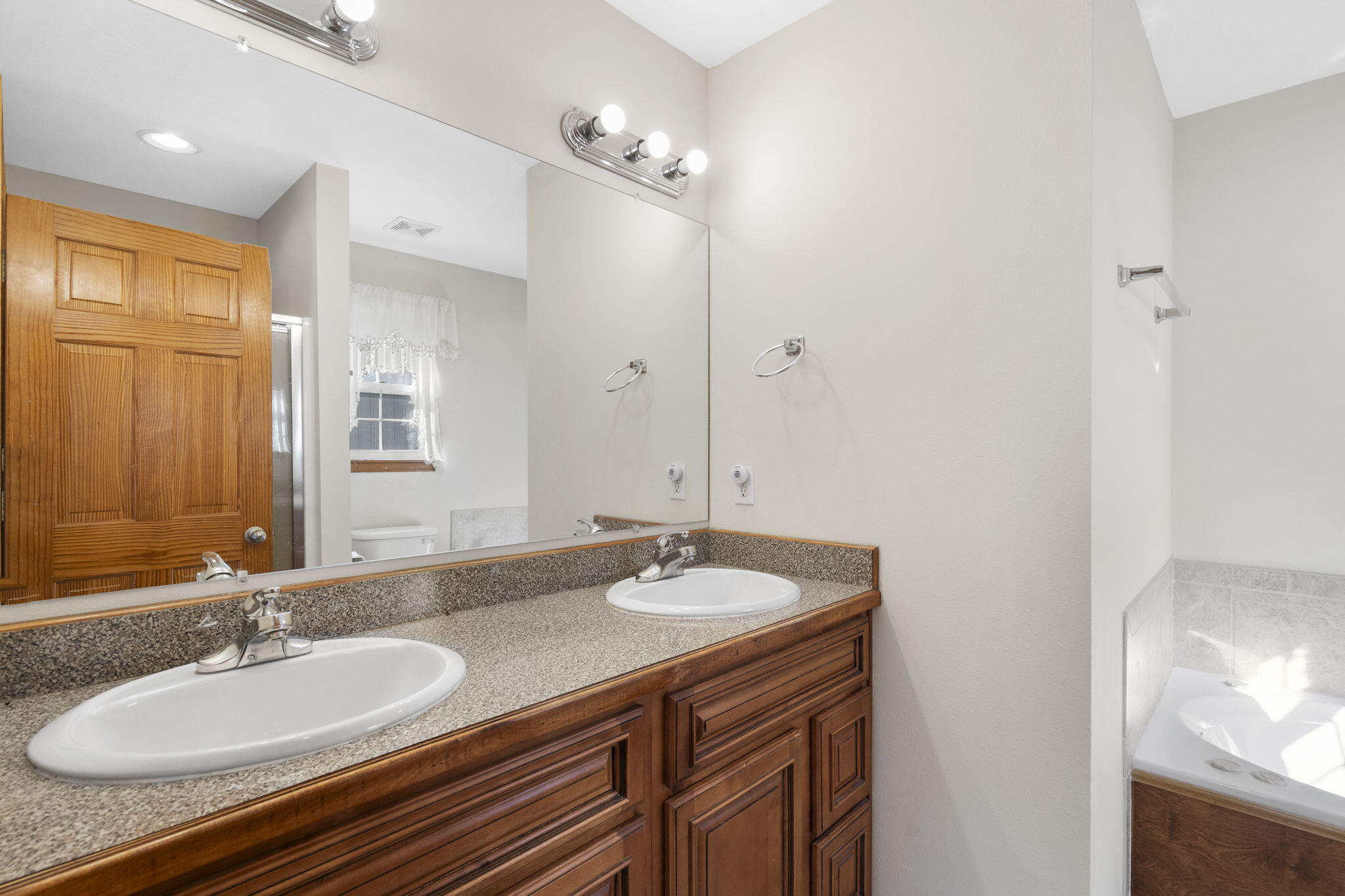 735 Garner Drive Property Photo 14