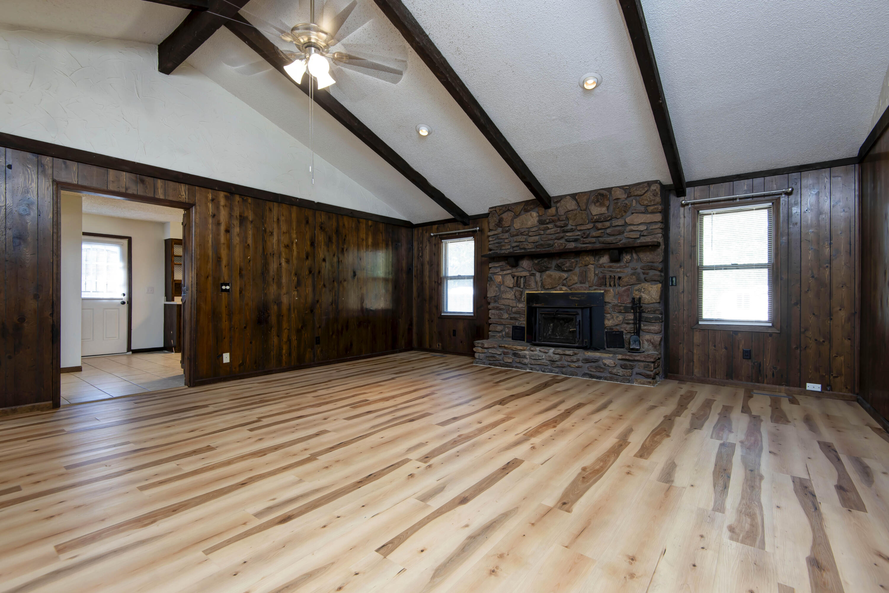 3839 North Stewart Avenue Property Photo 2