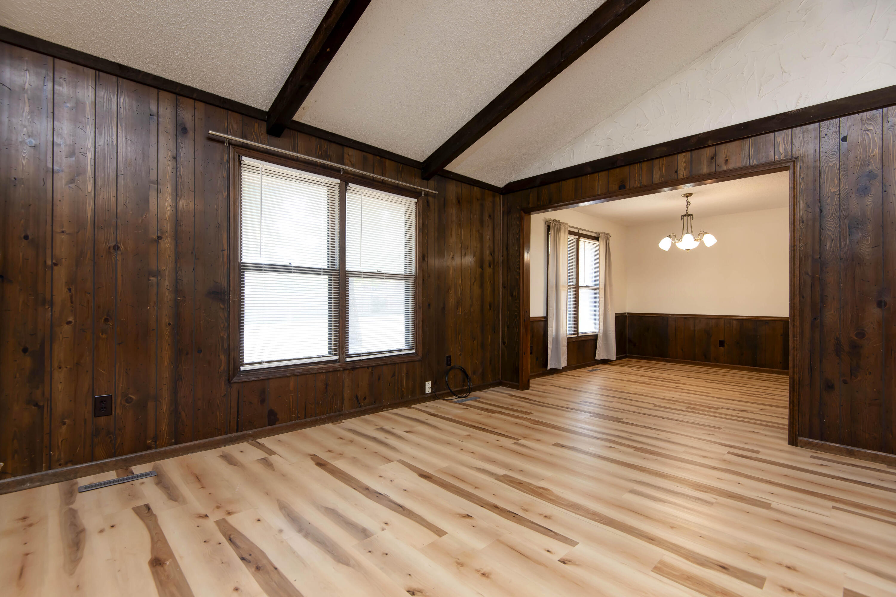 3839 North Stewart Avenue Property Photo 4