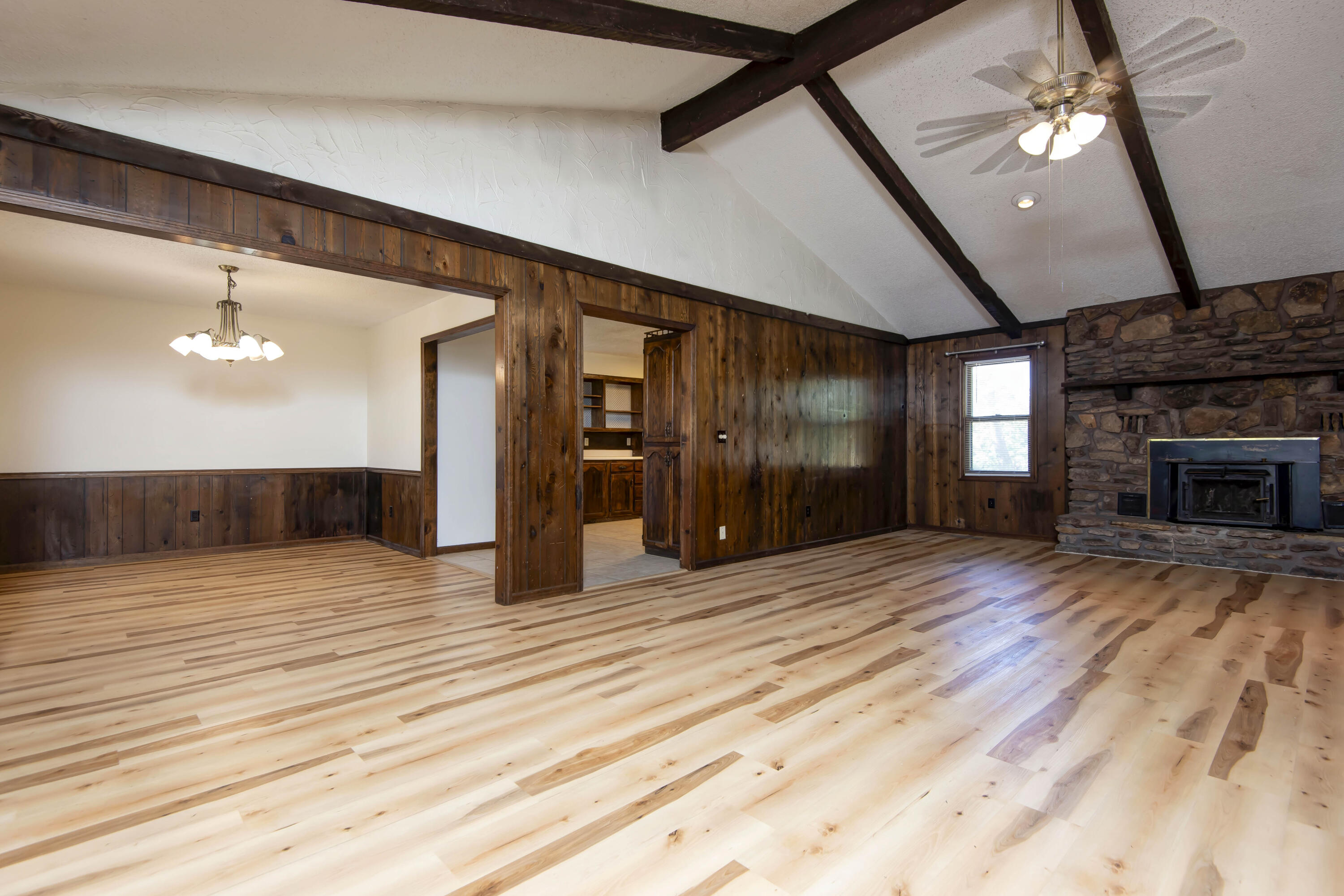 3839 North Stewart Avenue Property Photo 5