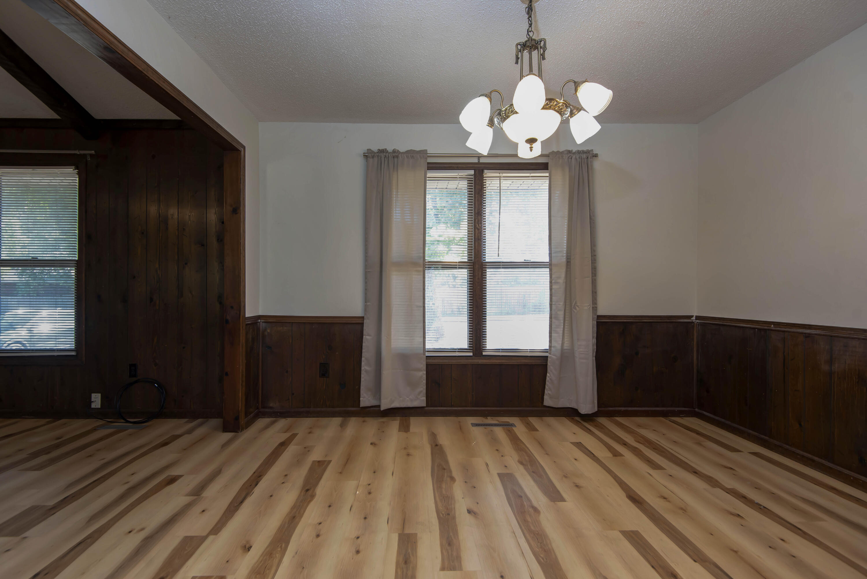 3839 North Stewart Avenue Property Photo 8