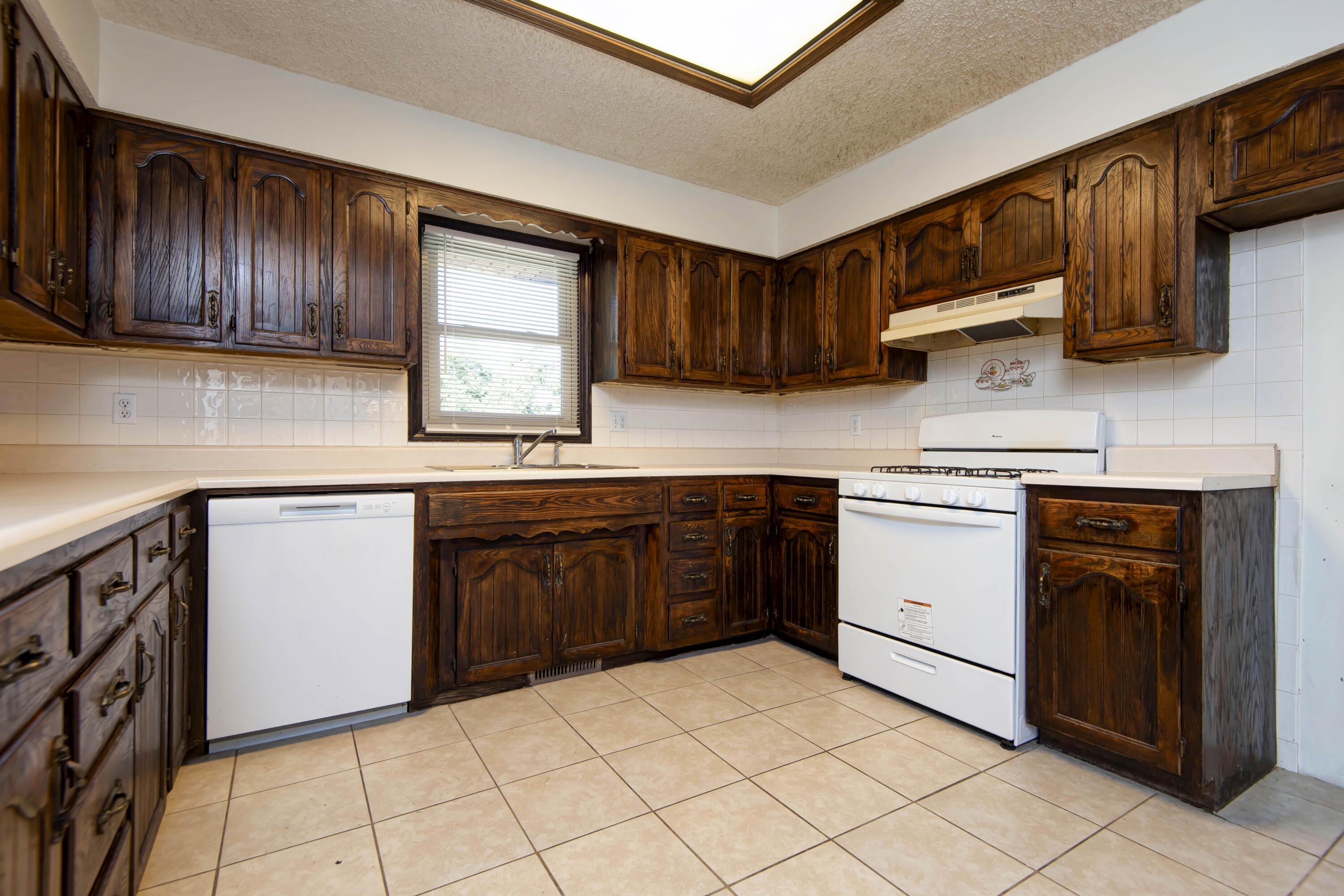 3839 North Stewart Avenue Property Photo 11