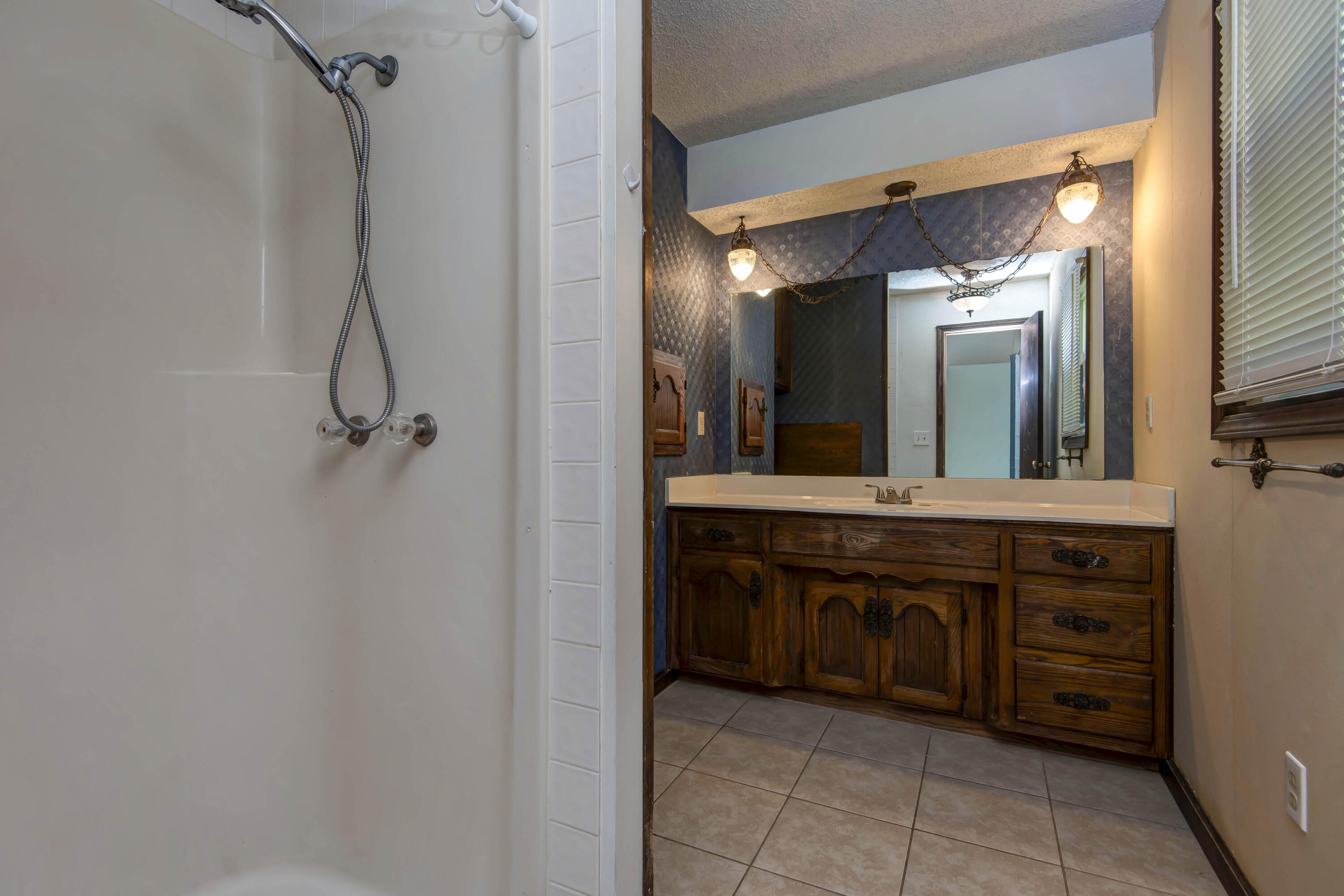 3839 North Stewart Avenue Property Photo 18