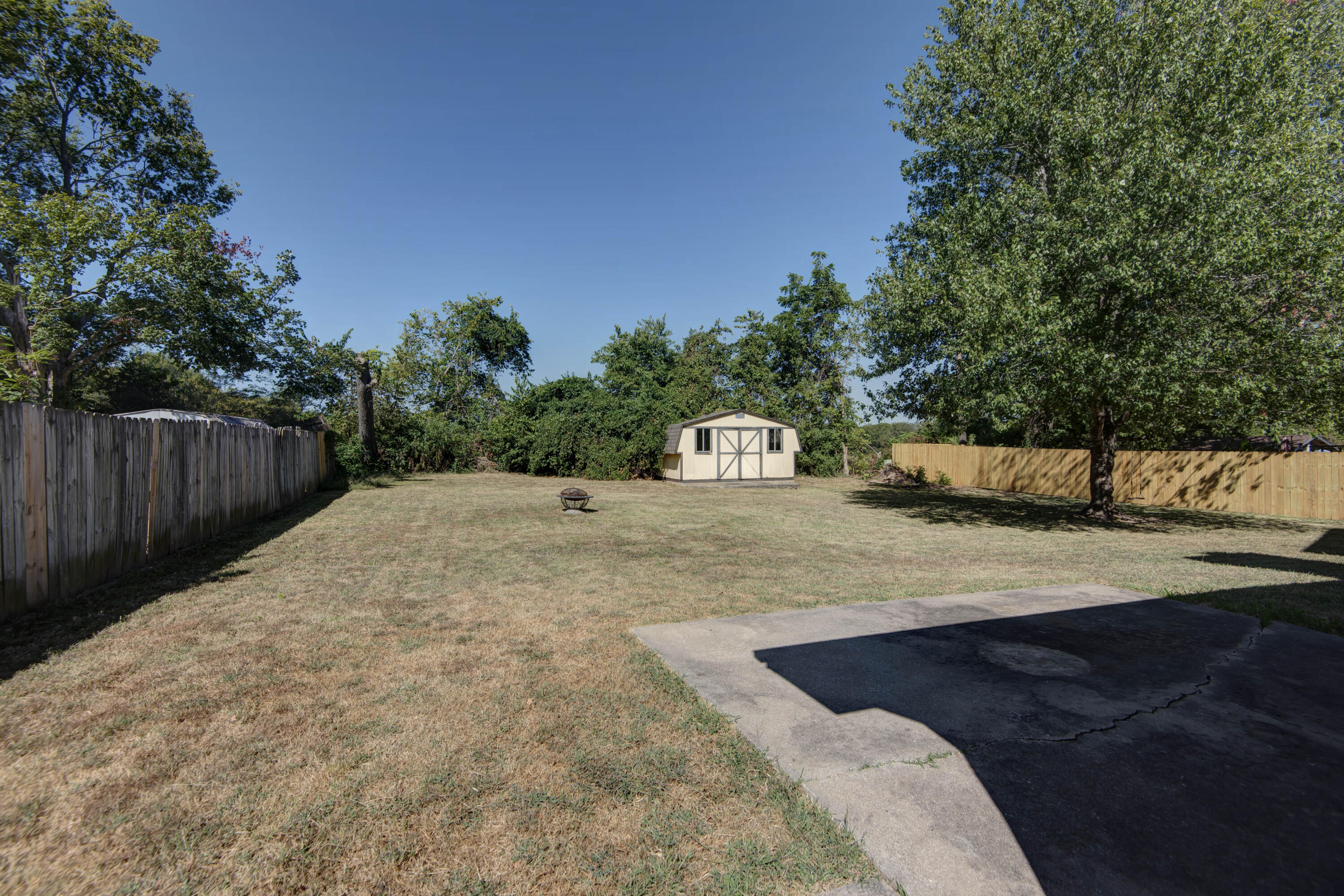 3839 North Stewart Avenue Property Photo 28