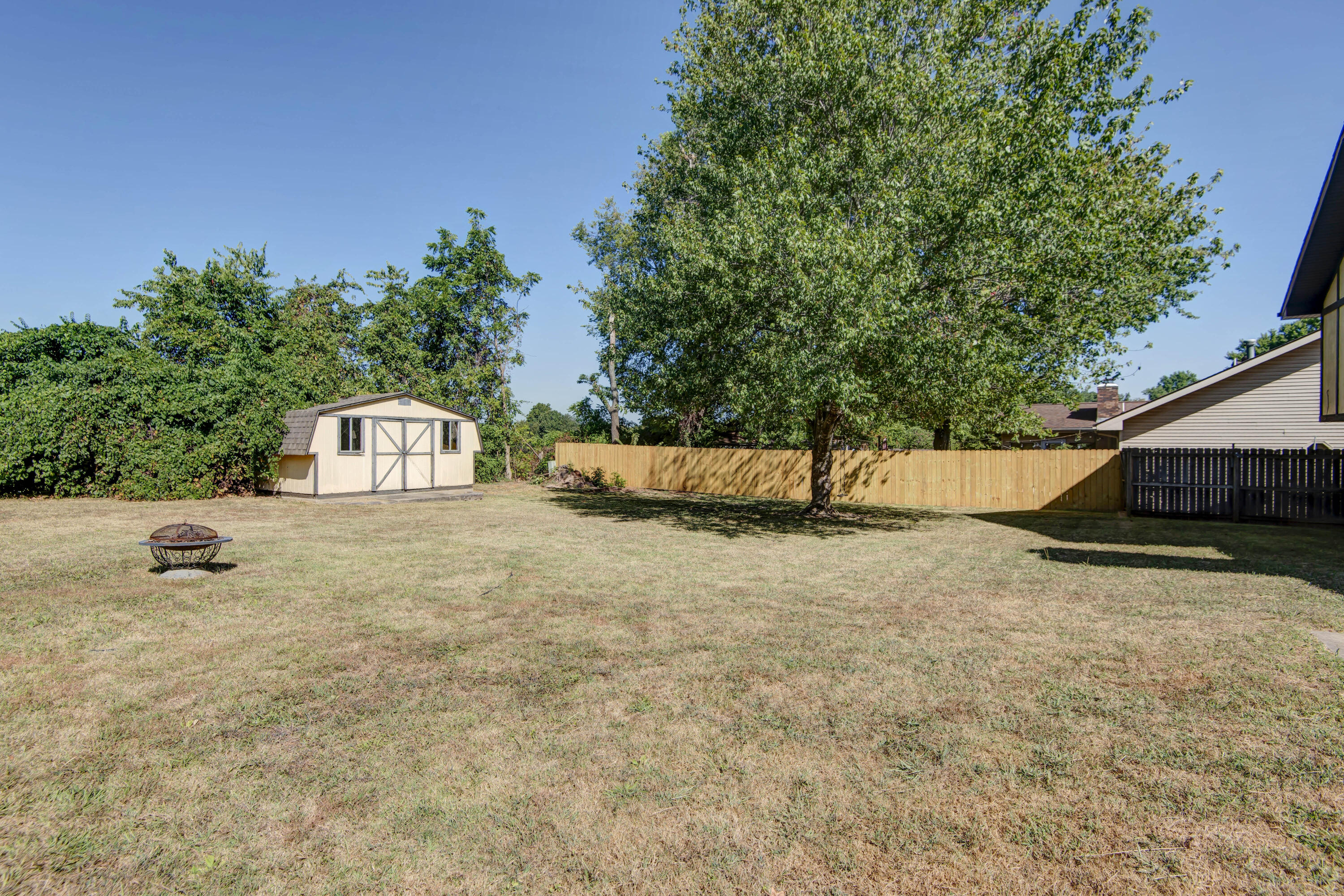 3839 North Stewart Avenue Property Photo 29