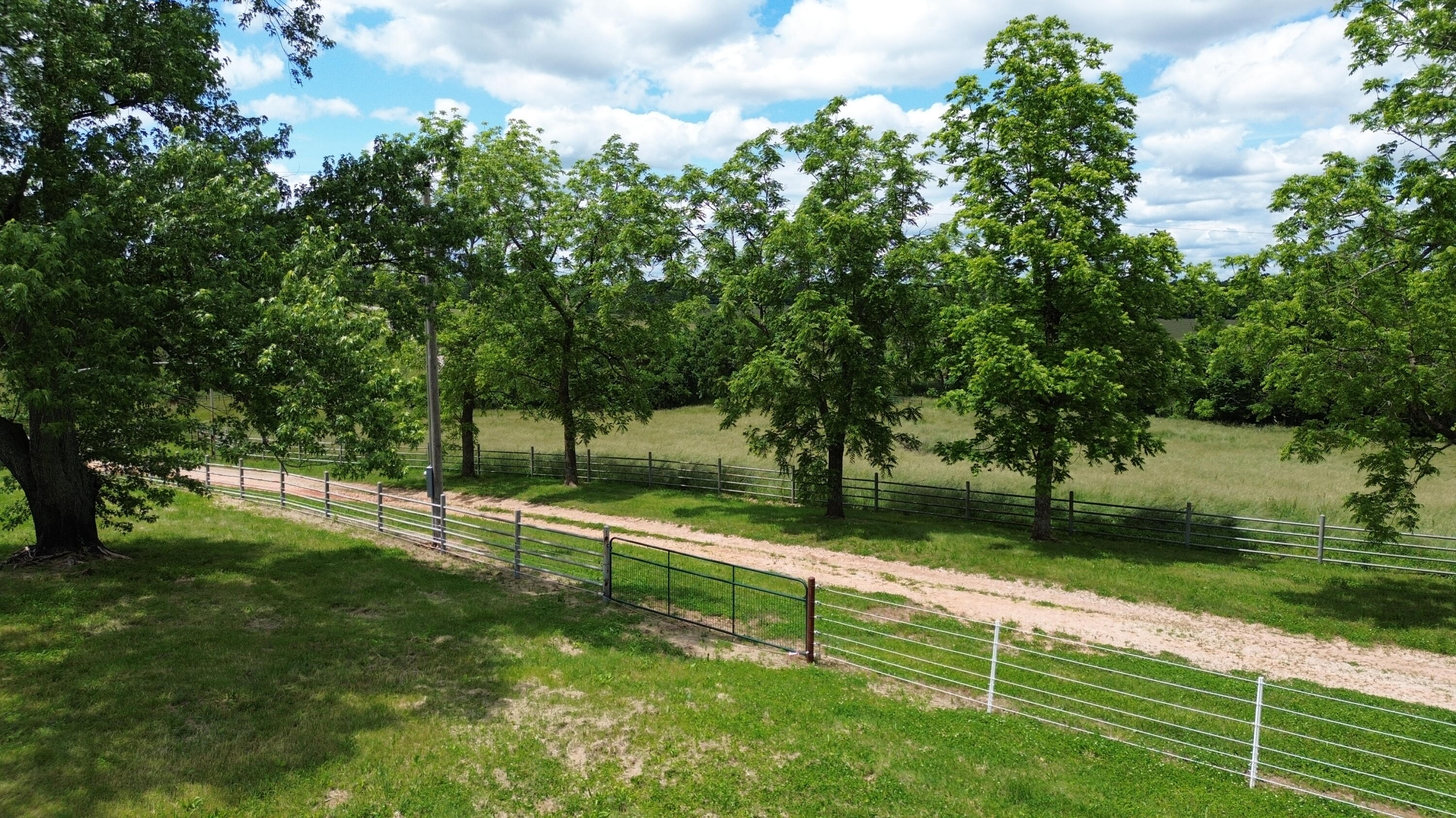 12153 Y Property Photo 11