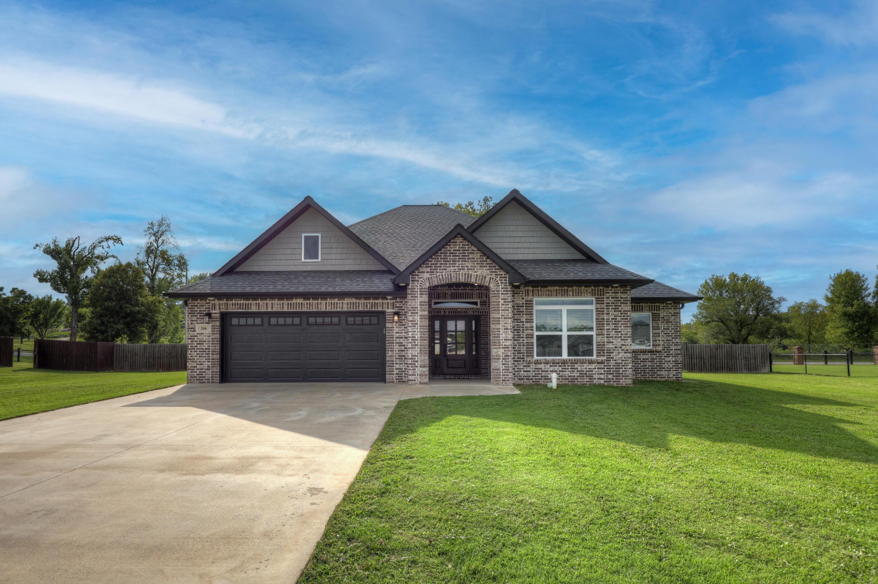206 Amber Brush Lane Property Photo 1