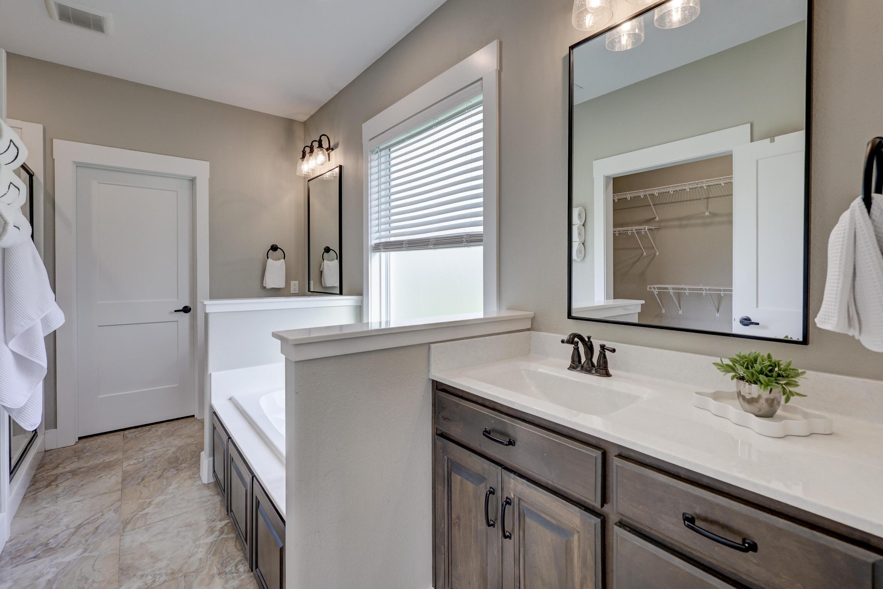 206 Amber Brush Lane Property Photo 28