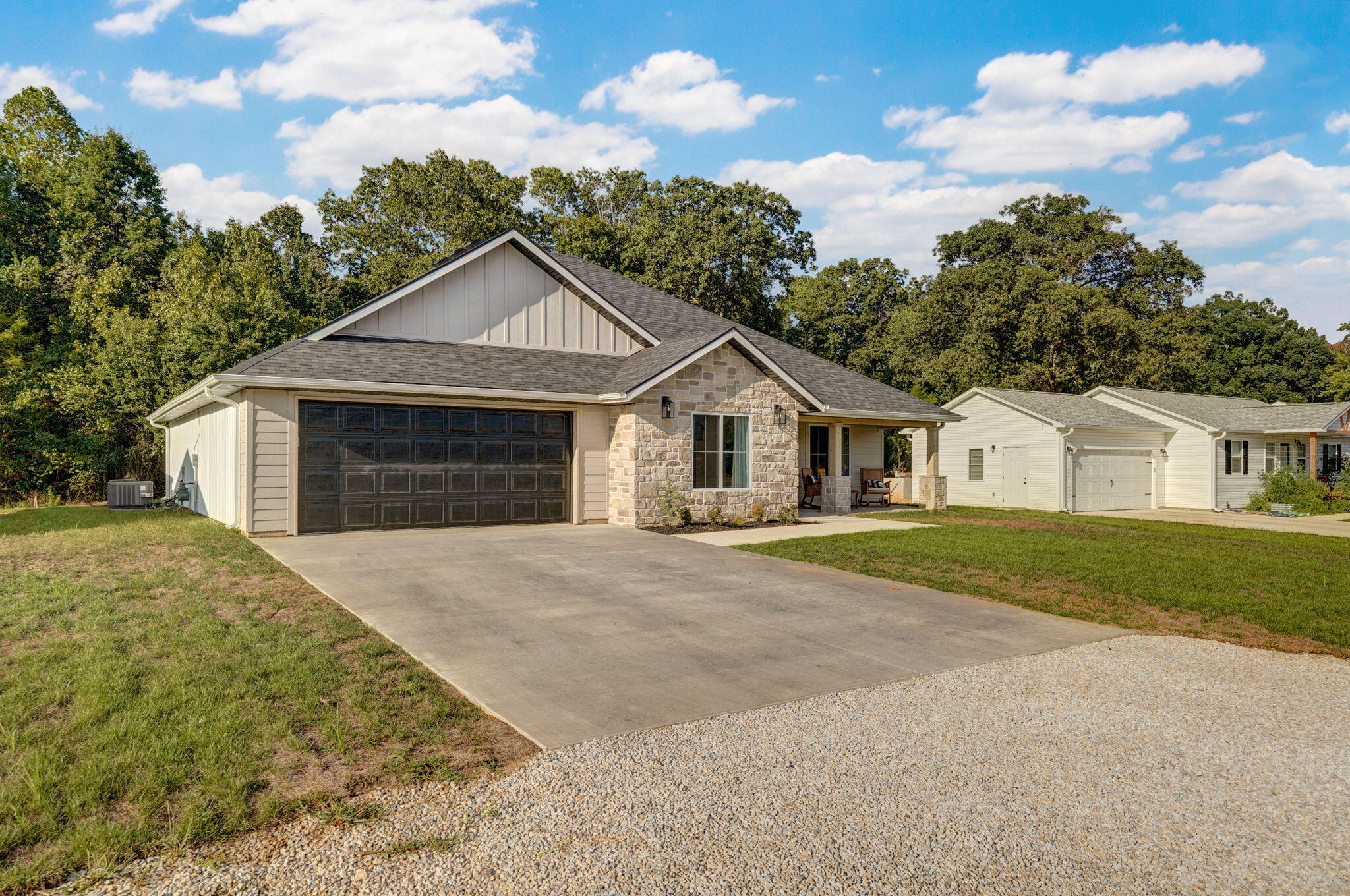 2405 Deatherage Avenue Property Photo 3
