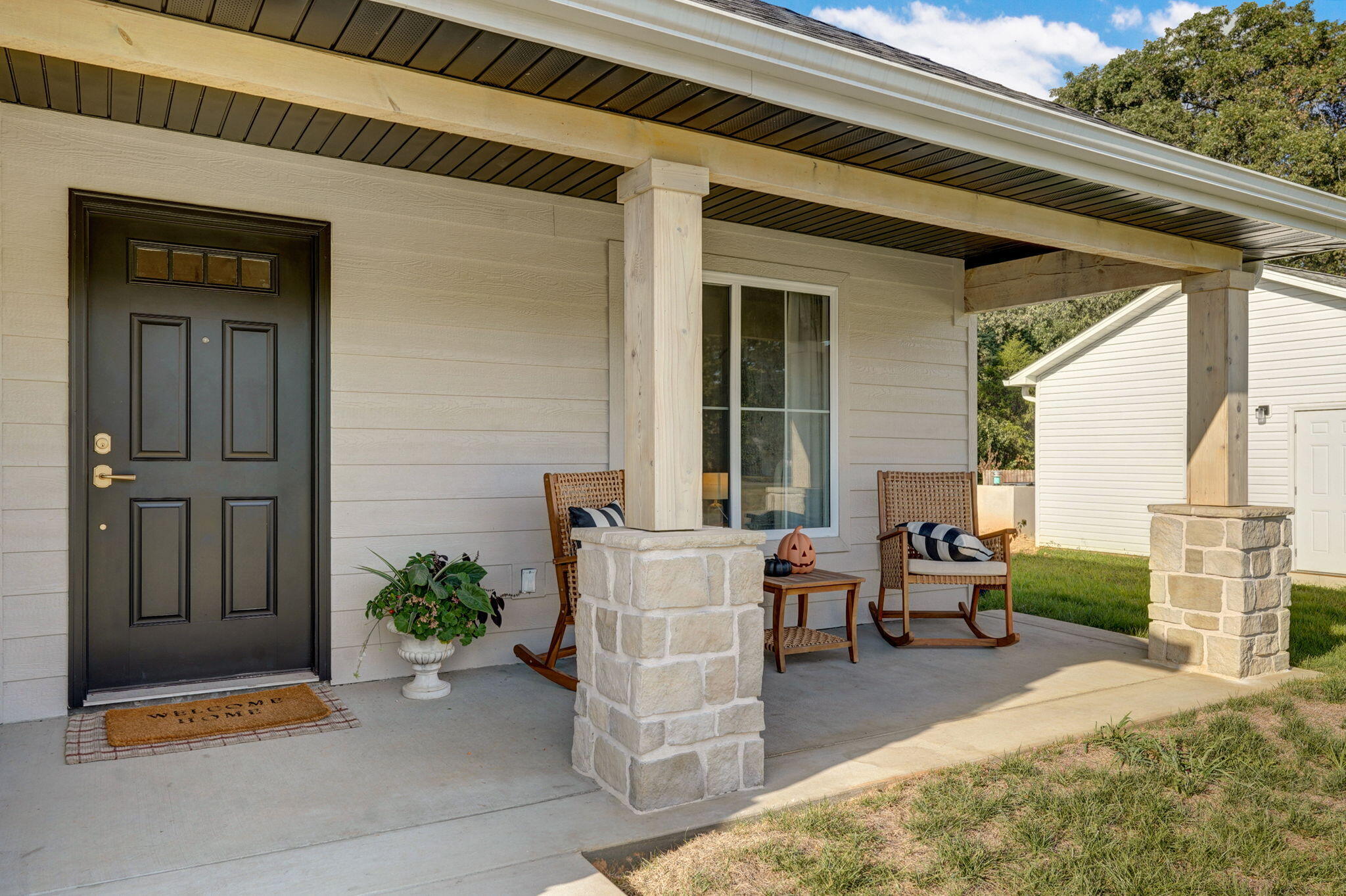 2405 Deatherage Avenue Property Photo 4