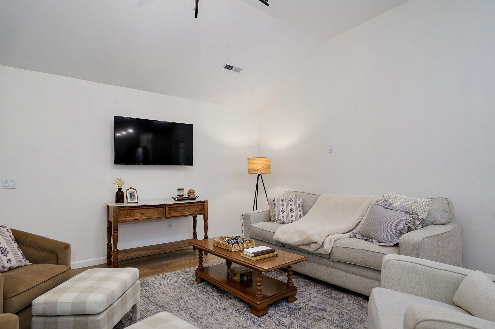 2405 Deatherage Avenue Property Photo 9