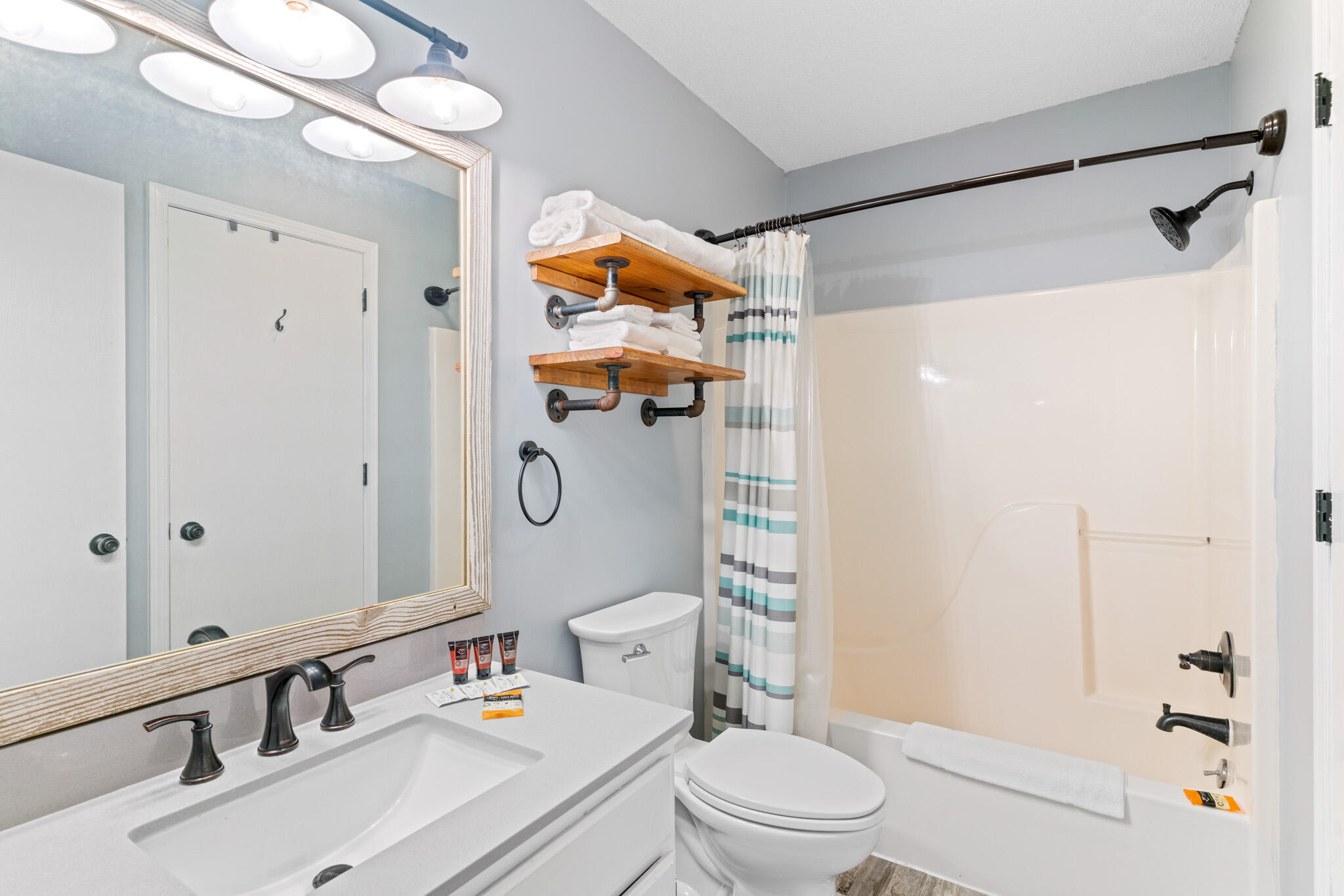 429 Chinquapin Circle 608 Property Photo 13