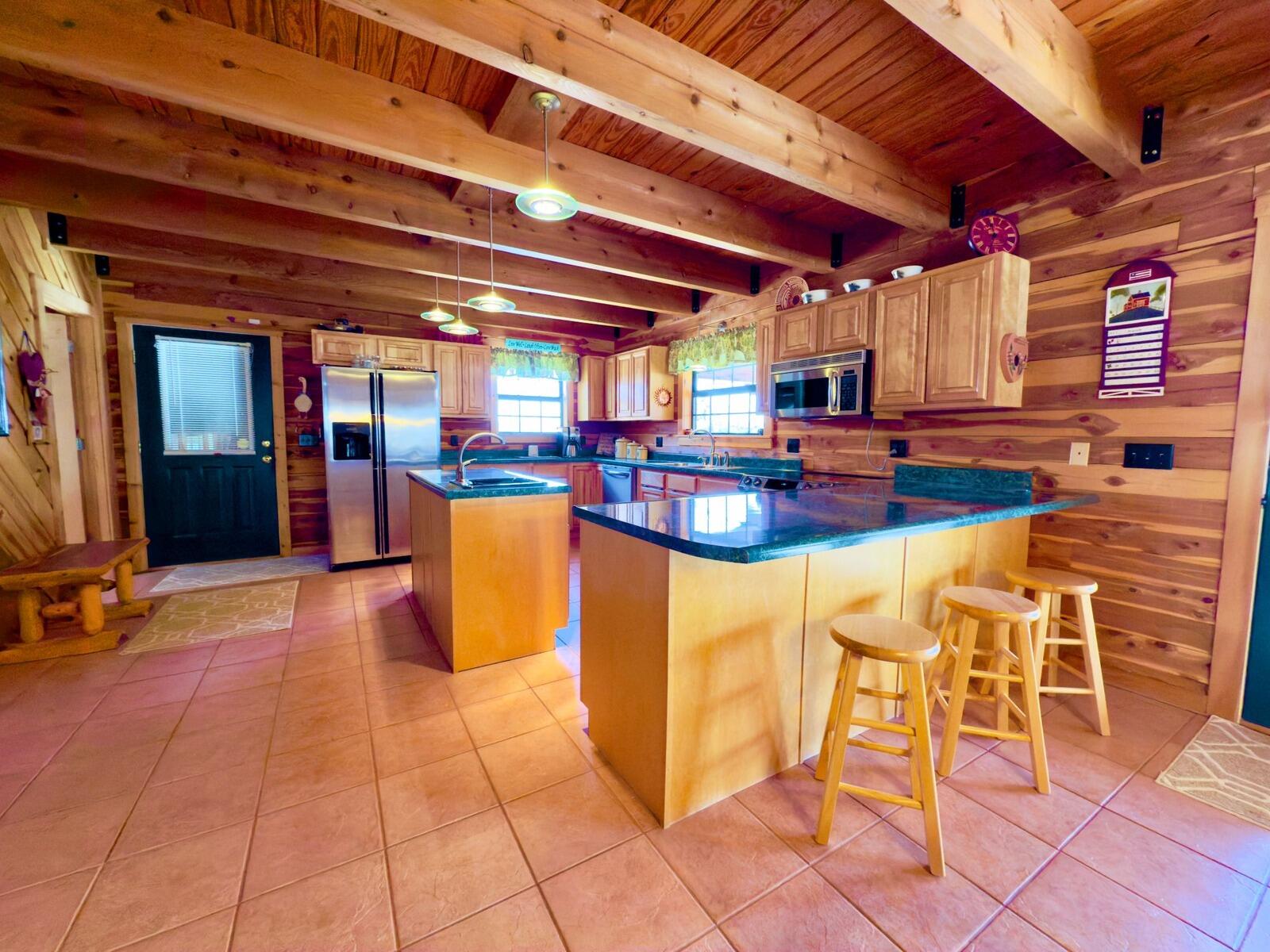 300 Round Up Lane Property Photo 8